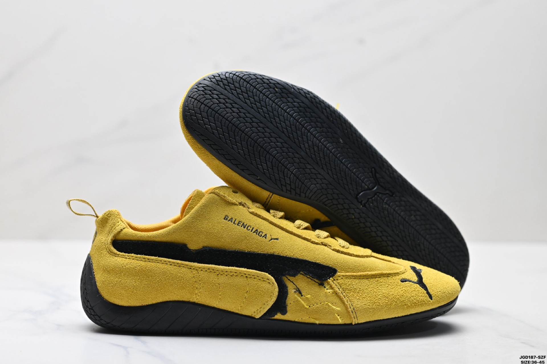 190 PUMA 彪马 x Balenciaga巴黎世家 Speedcat 系列 薄底鞋 牛皮绒面革 圆头做旧磨损 低帮 生活休闲鞋  406519-04