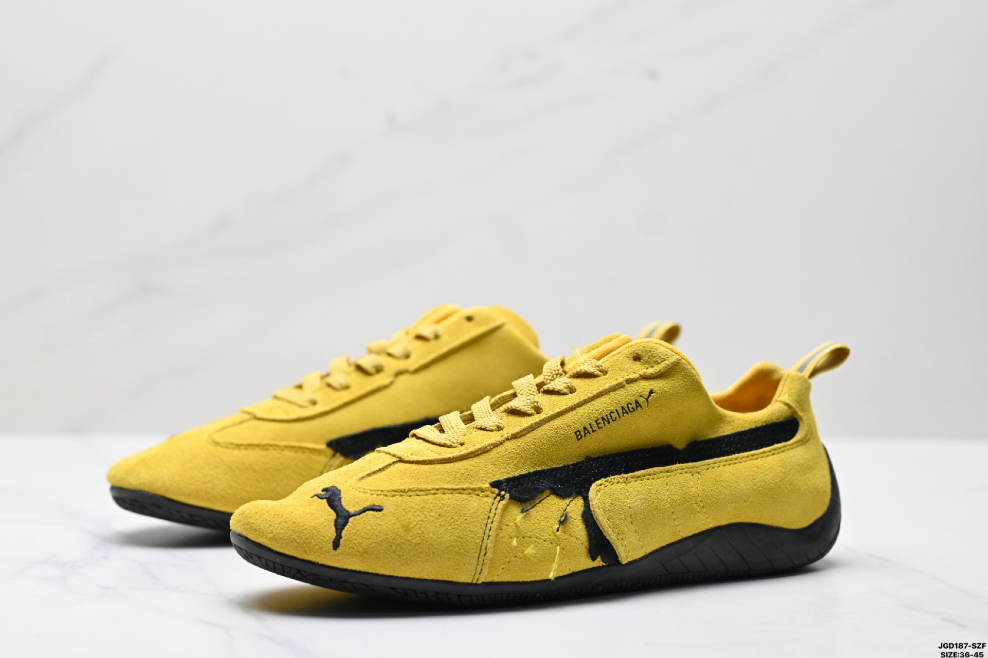 190 PUMA 彪马 x Balenciaga巴黎世家 Speedcat 系列 薄底鞋 牛皮绒面革 圆头做旧磨损 低帮 生活休闲鞋  406519-04