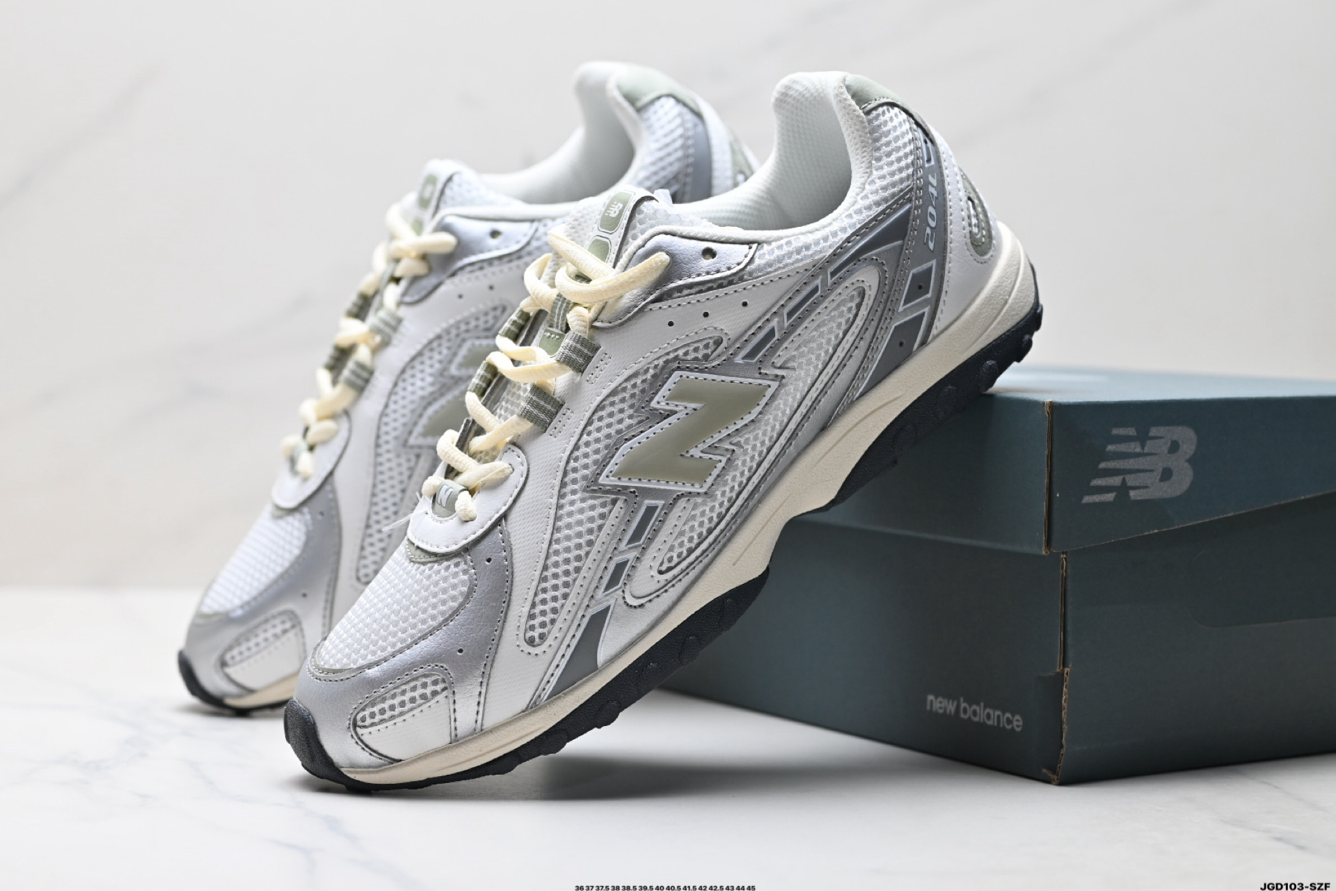 190 New Balance 204L系列 新百伦 薄底鞋 薄底皮质鞋带德训系 低帮 生活休闲鞋 U204LSWB