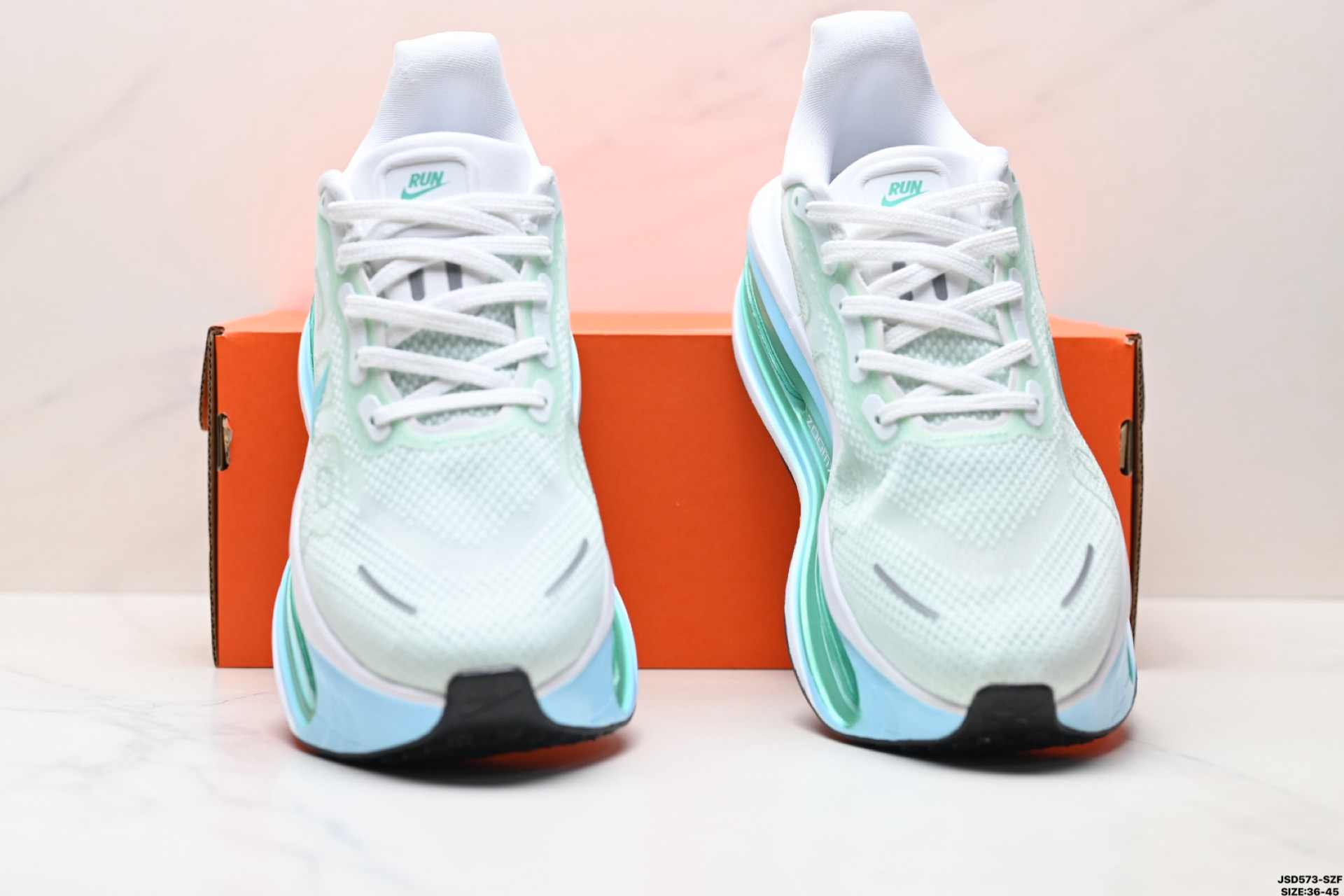 220 Nike VOMERO PREMIUM 耐克 舒适减震防滑 低帮跑步鞋 FN8453-014