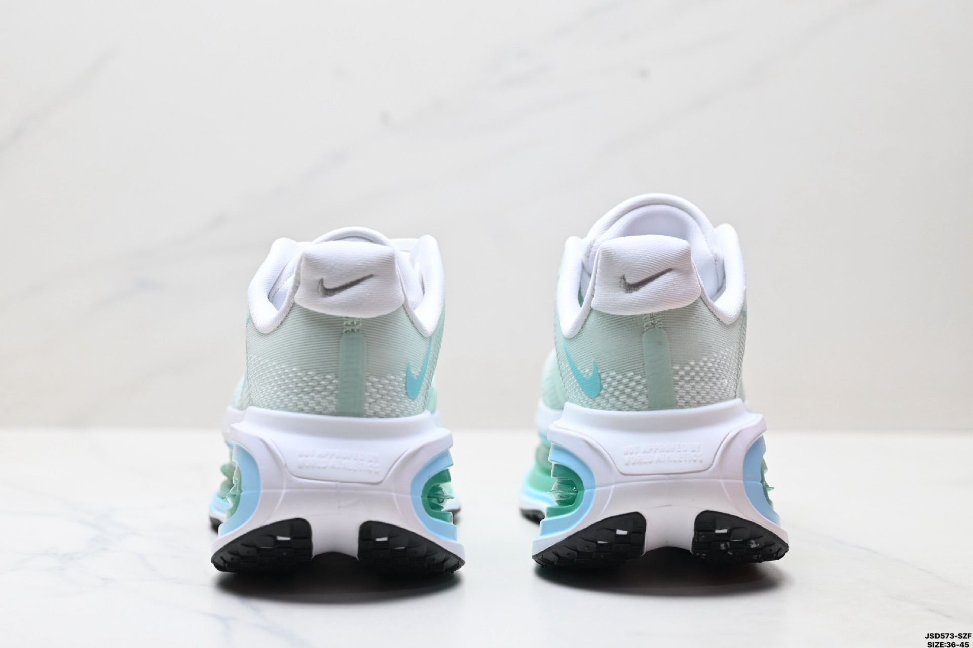 220 Nike VOMERO PREMIUM 耐克 舒适减震防滑 低帮跑步鞋 FN8453-014