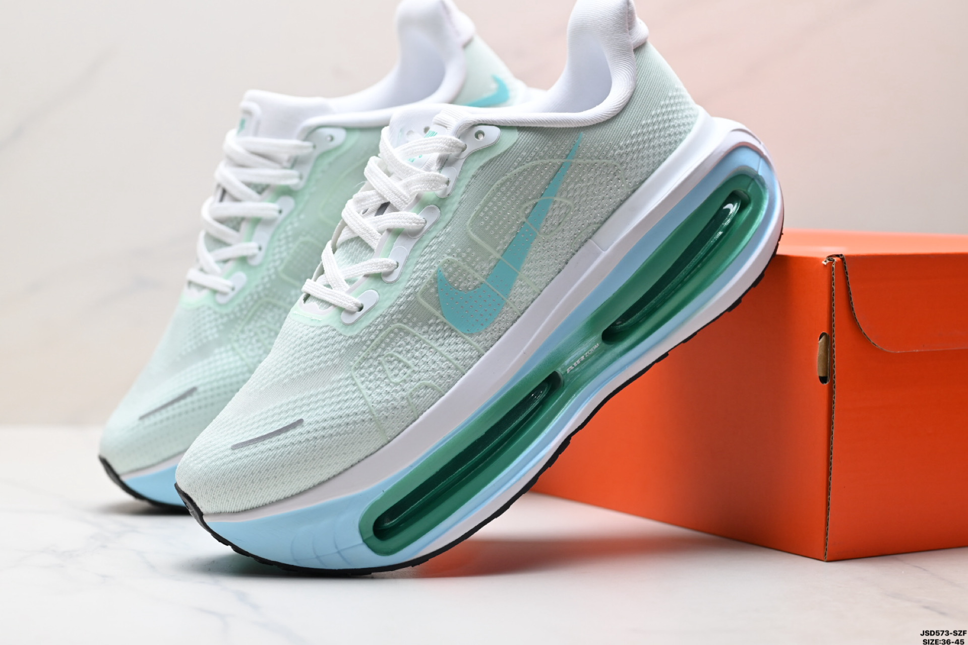 220 Nike VOMERO PREMIUM 耐克 舒适减震防滑 低帮跑步鞋 FN8453-014