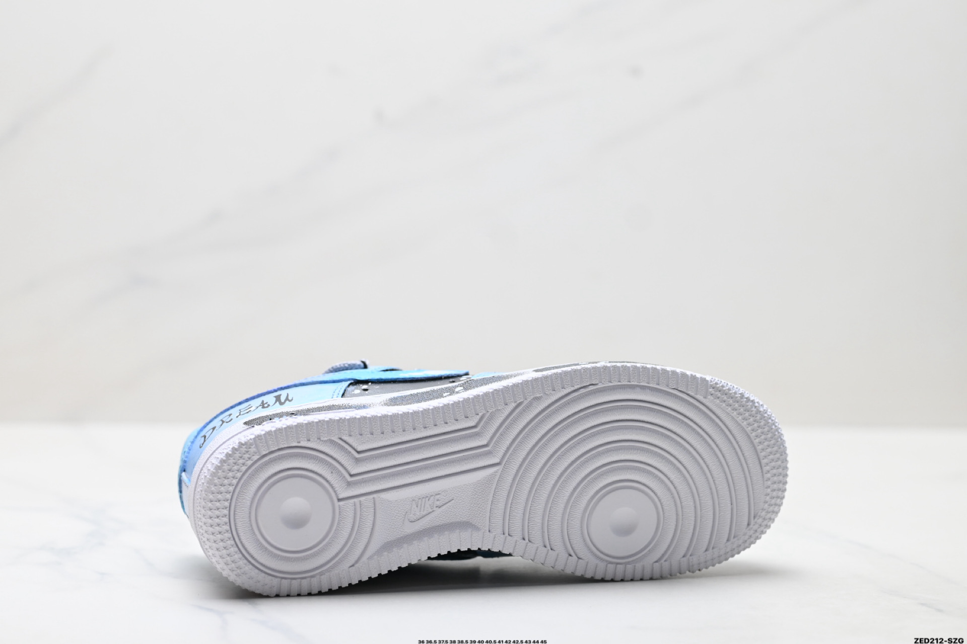 NIKE AIR FORCE 1‘07 CW2288-001