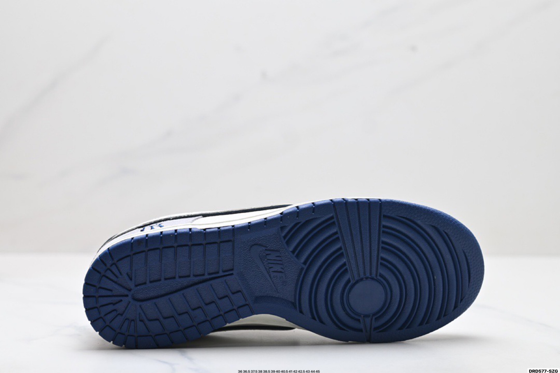 Nike Dunk Low Retro: Estilo y Comodidad Personalizados para tu Día a Día 10 i1756140541934 9105 0 8