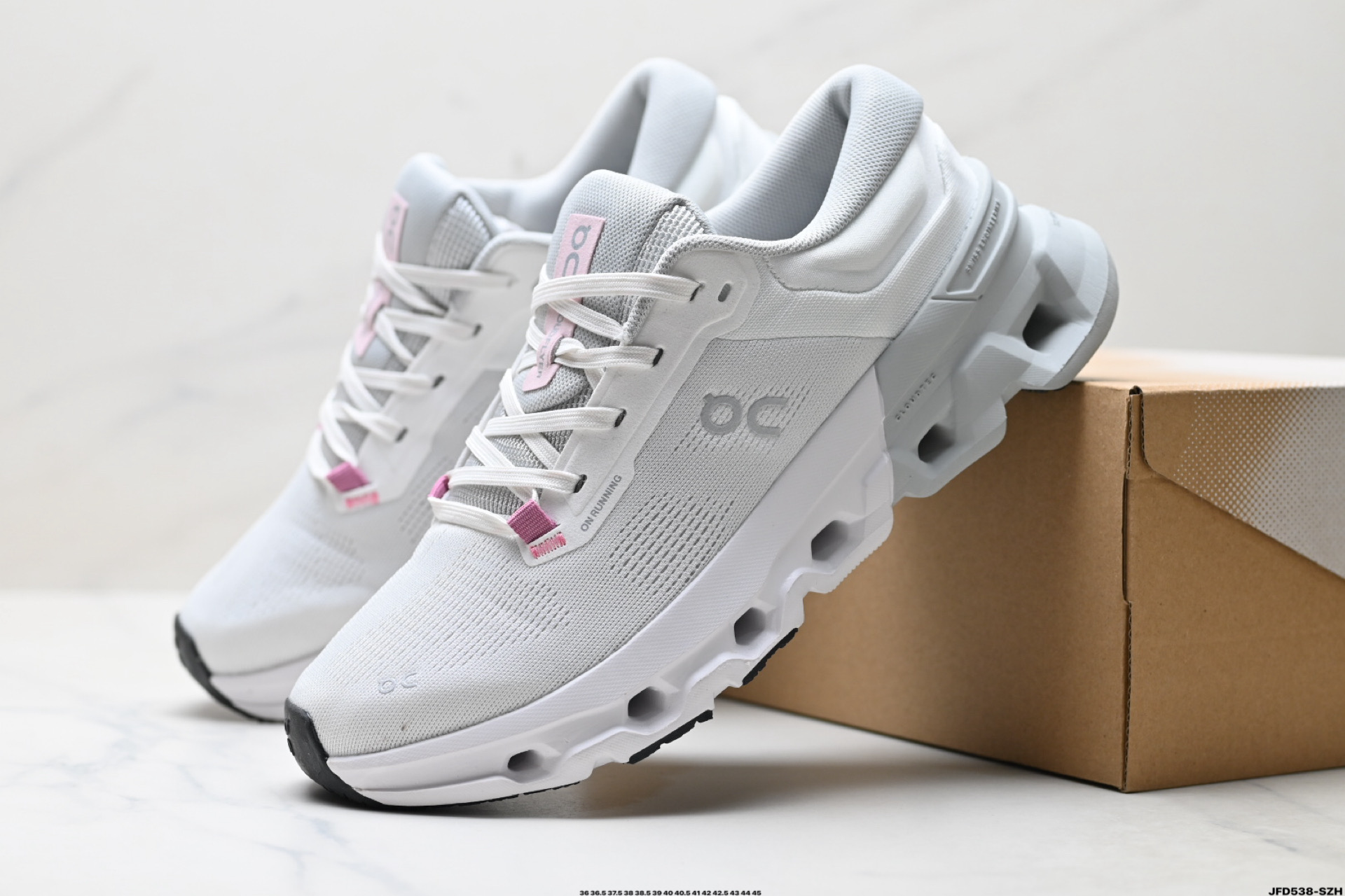 On 昂跑 Cloudflyer 5 舒适 轻便 减震耐磨跑步鞋