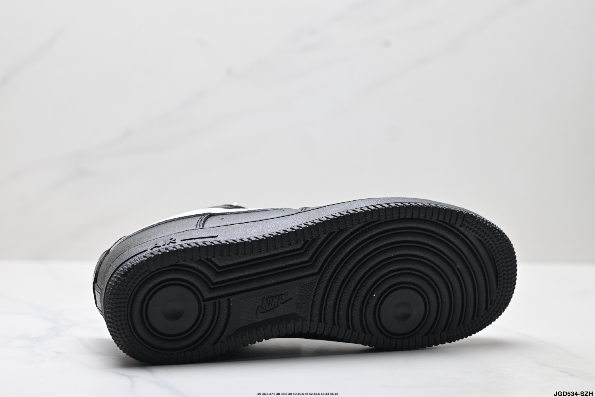 NIKE AIR FORCE 1‘07 LV8 FZ0627-010