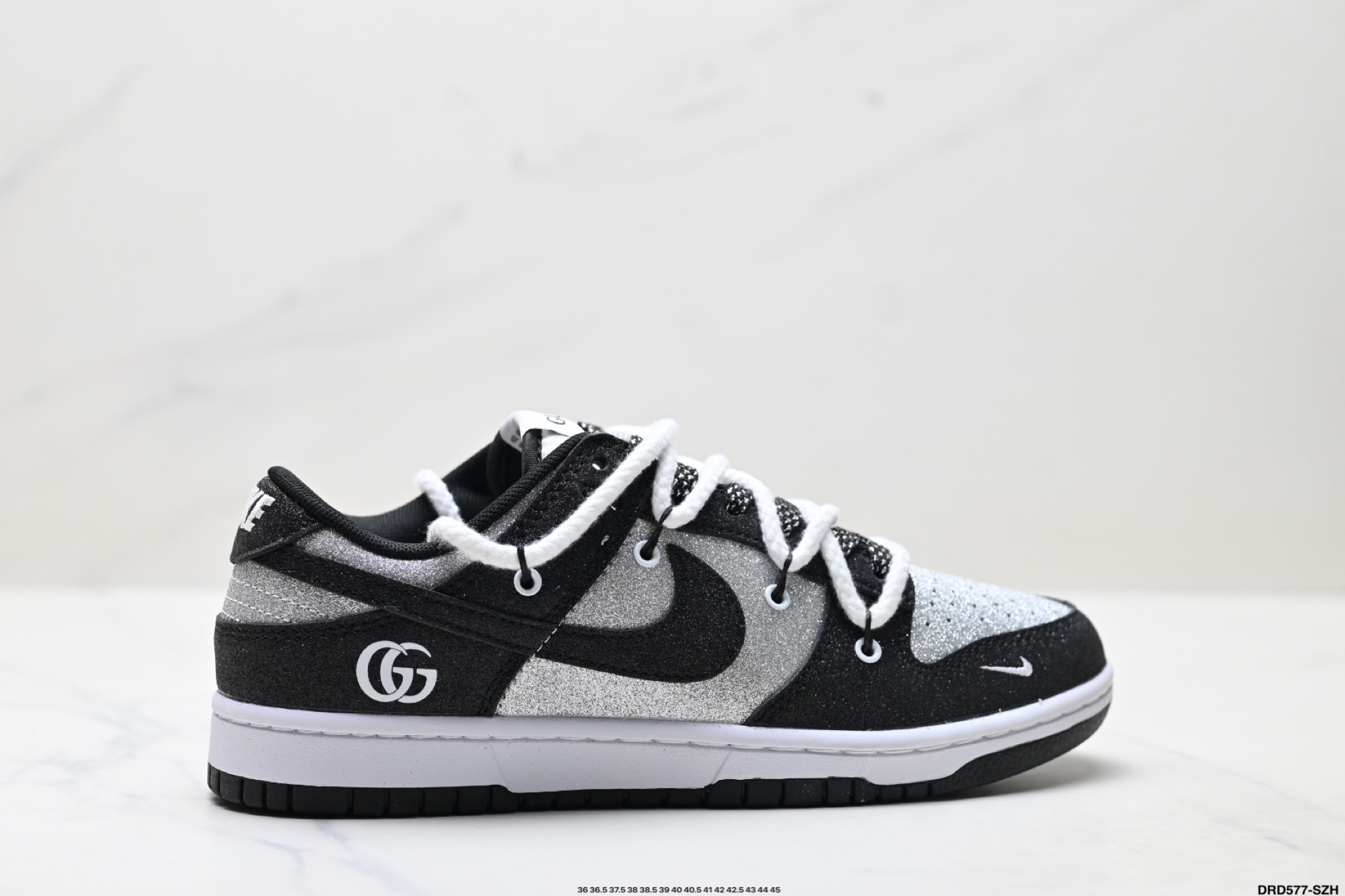 Nike Dunk Low Retro: Diseño Premium y Comodidad para tu Día a Día 5 i1756227123254 881 0 0