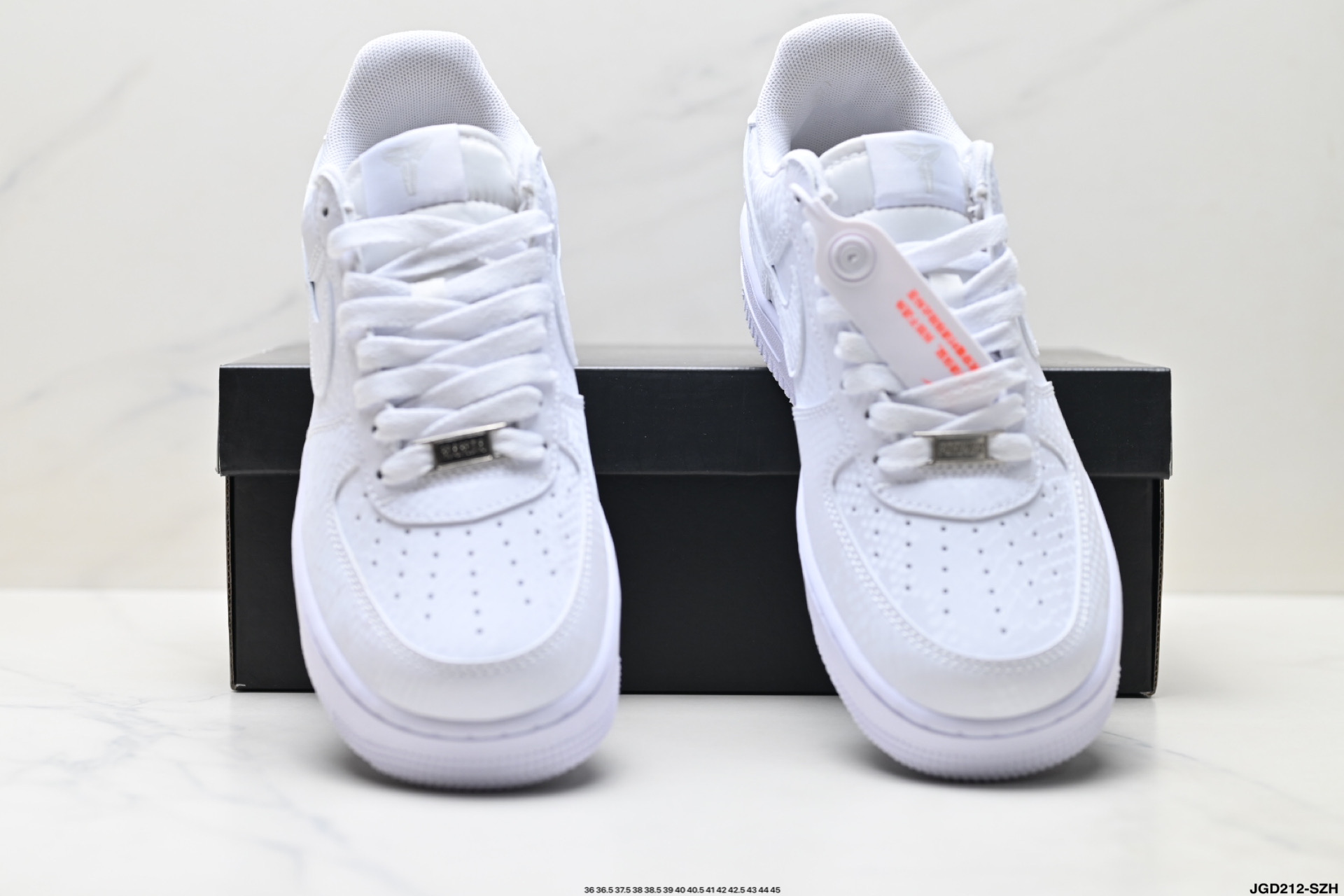 NIKE AIR FORCE 1‘07 LV8 IB0018-100