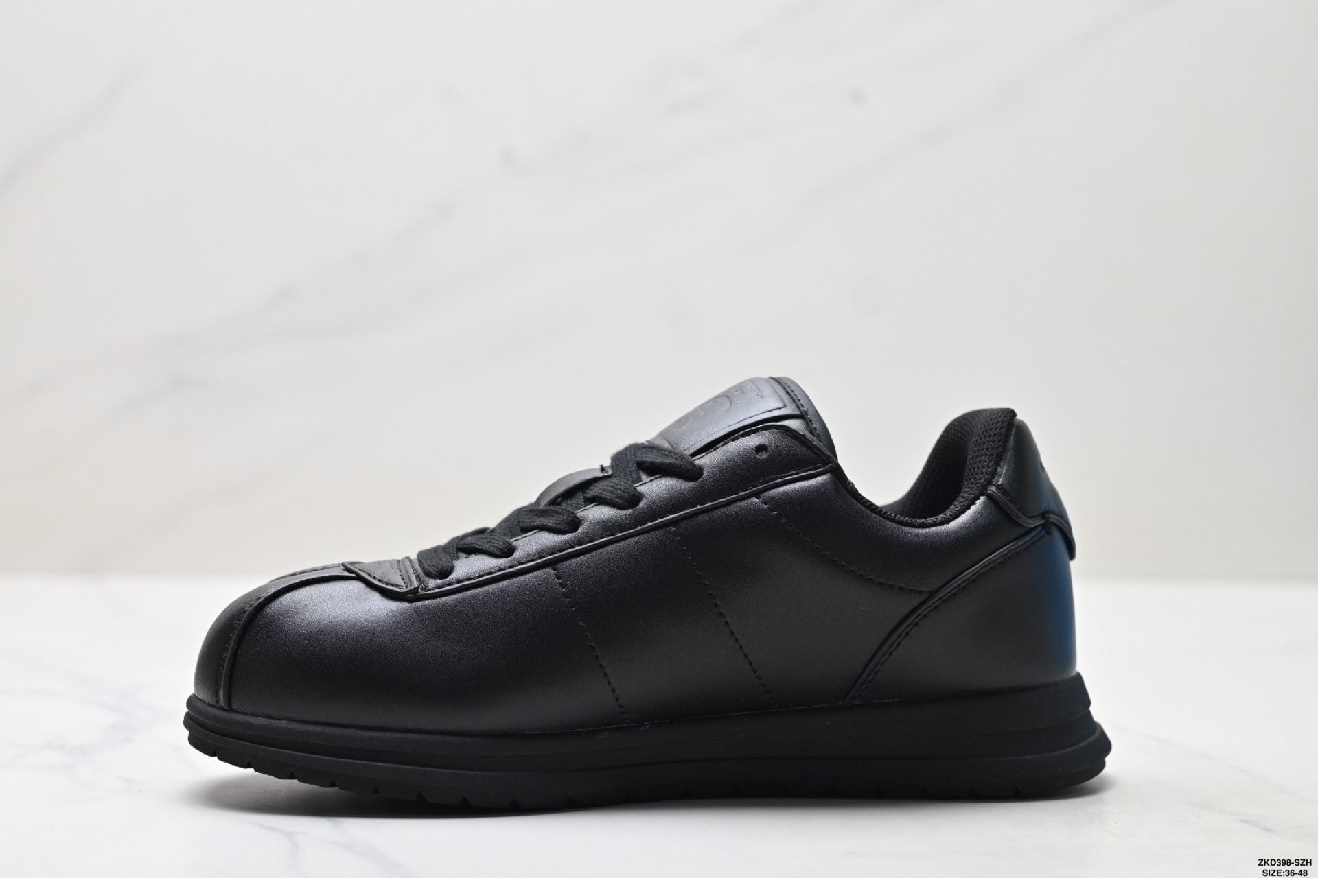 LOUIS VUITTON x Nigo 联名款 Buttersoft FW25 圆头系带 低帮 生活休闲鞋