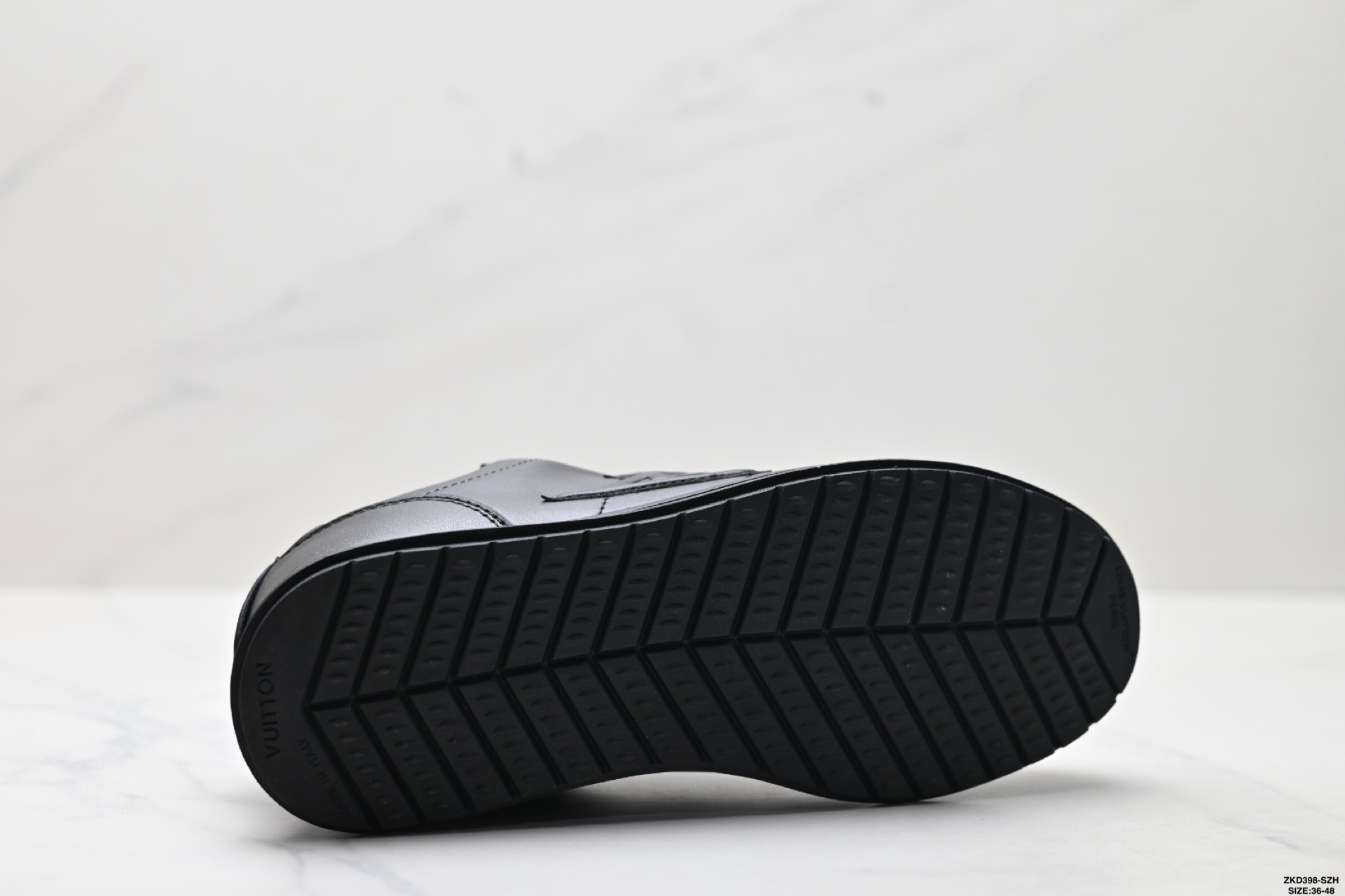 LOUIS VUITTON x Nigo 联名款 Buttersoft FW25 圆头系带 低帮 生活休闲鞋