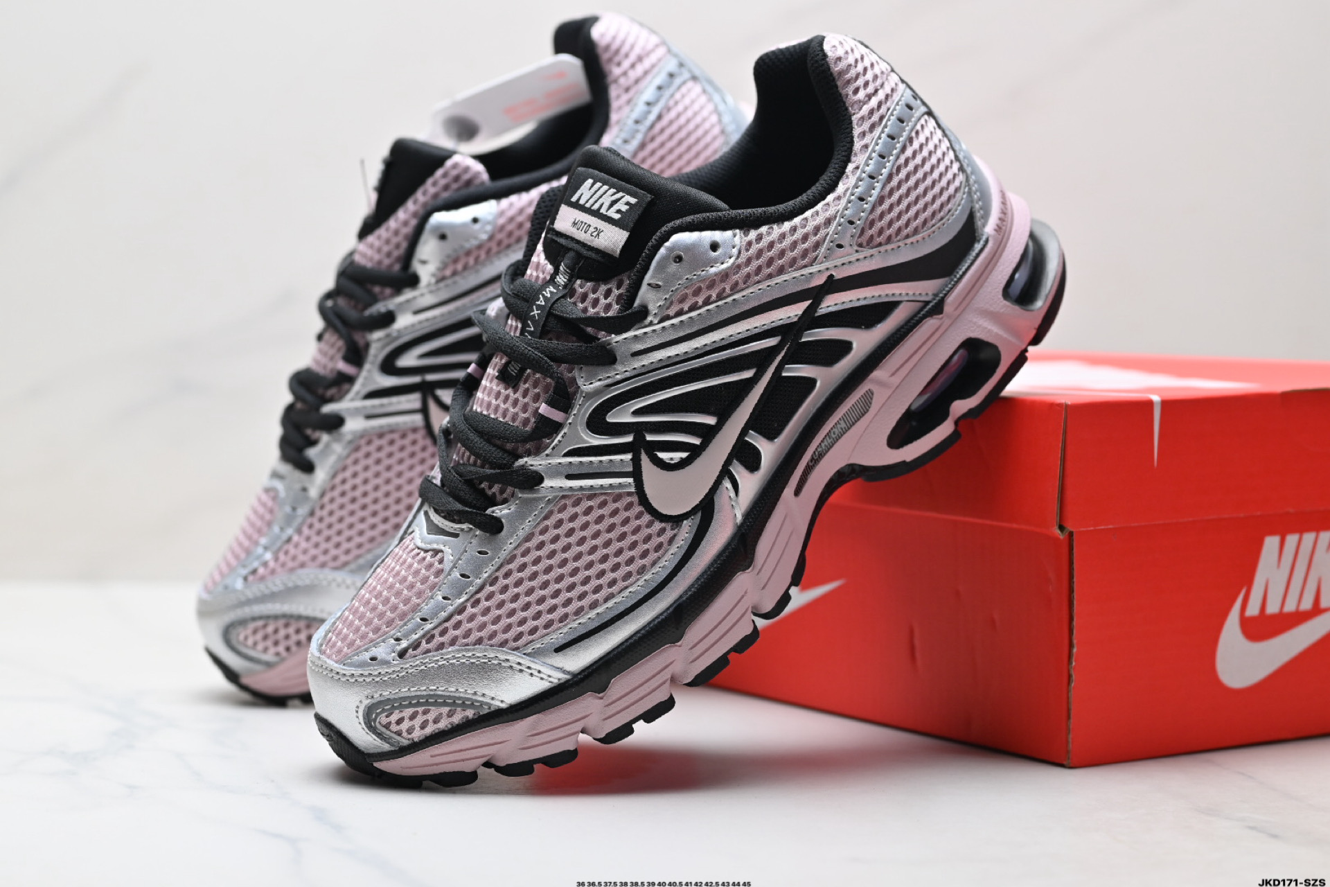 Nike Air Max Moto 2K 耐克 百搭舒适耐磨 低帮跑步鞋 HQ2056-007