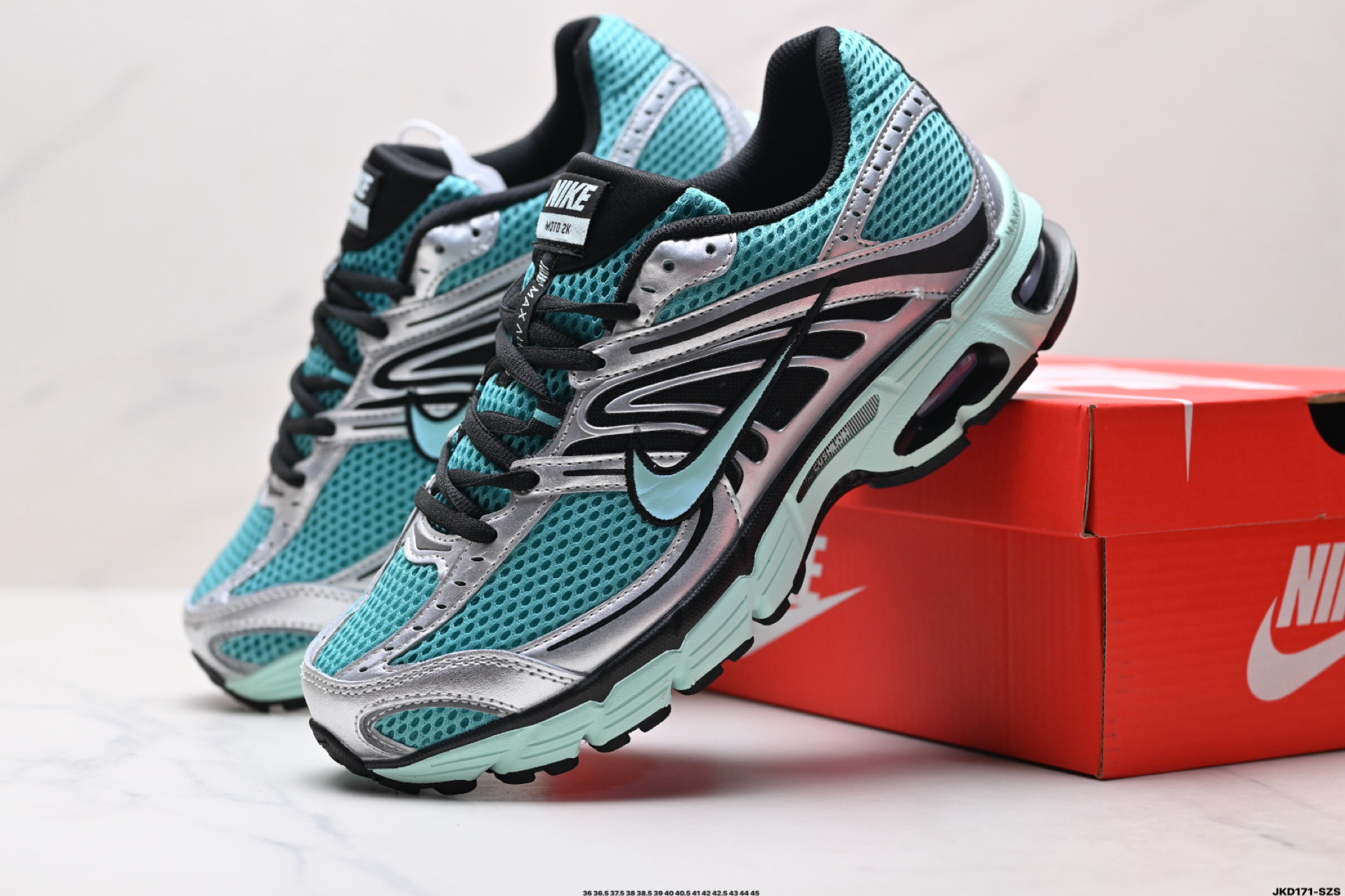 Nike Air Max Moto 2K 耐克 百搭舒适耐磨 低帮跑步鞋 HQ2056-007