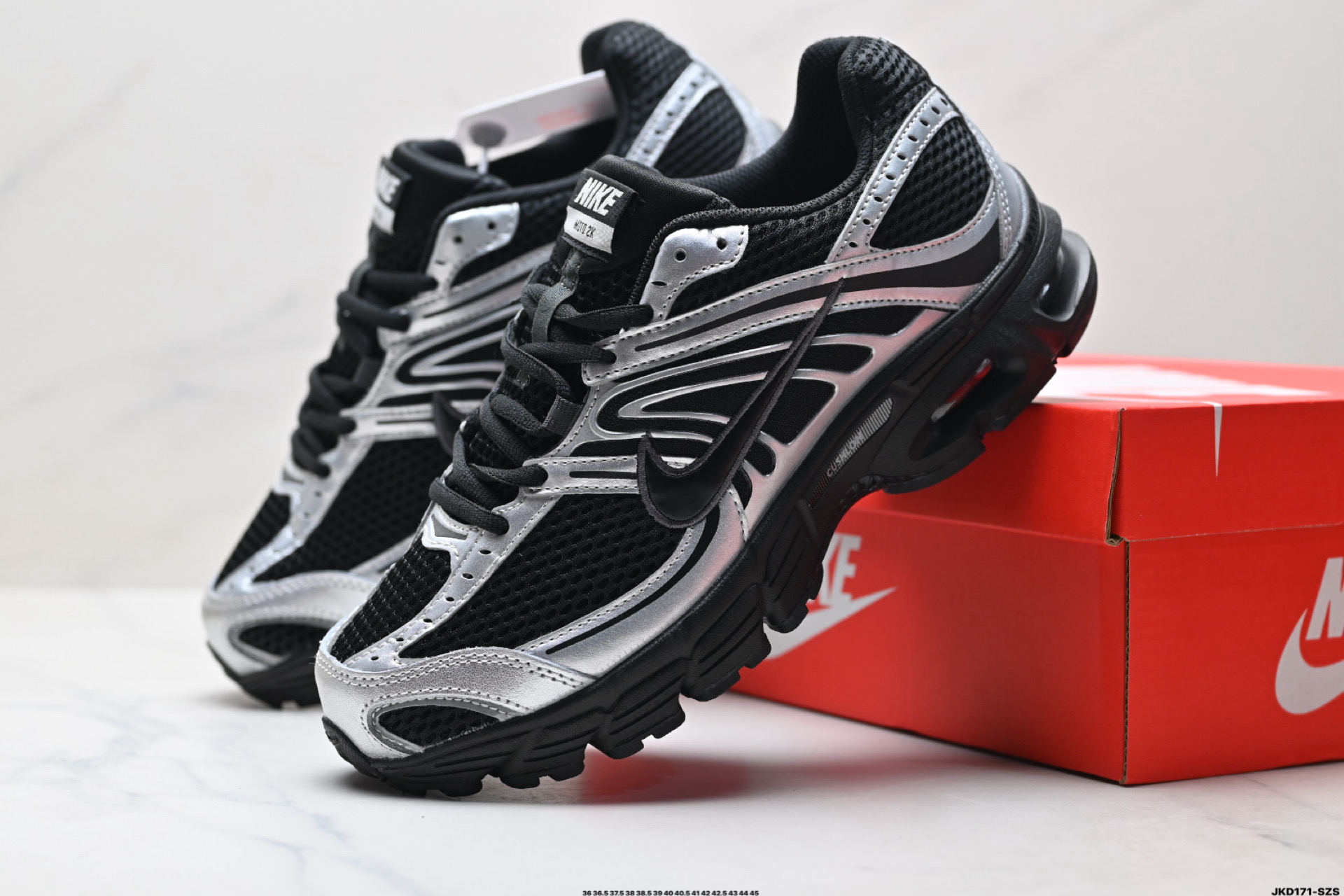 Nike Air Max Moto 2K 耐克 百搭舒适耐磨 低帮跑步鞋 HQ2056-007