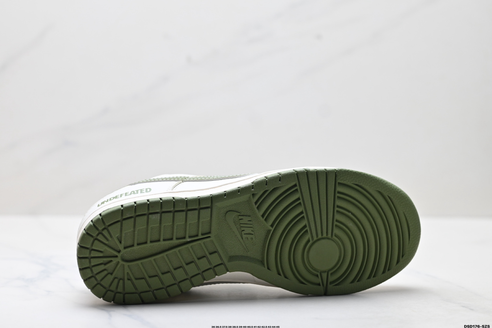 Nike Dunk Low Retro: Estilo Clásico y Comodidad para el Día a Día 10 i1756310051777 9053 0 8