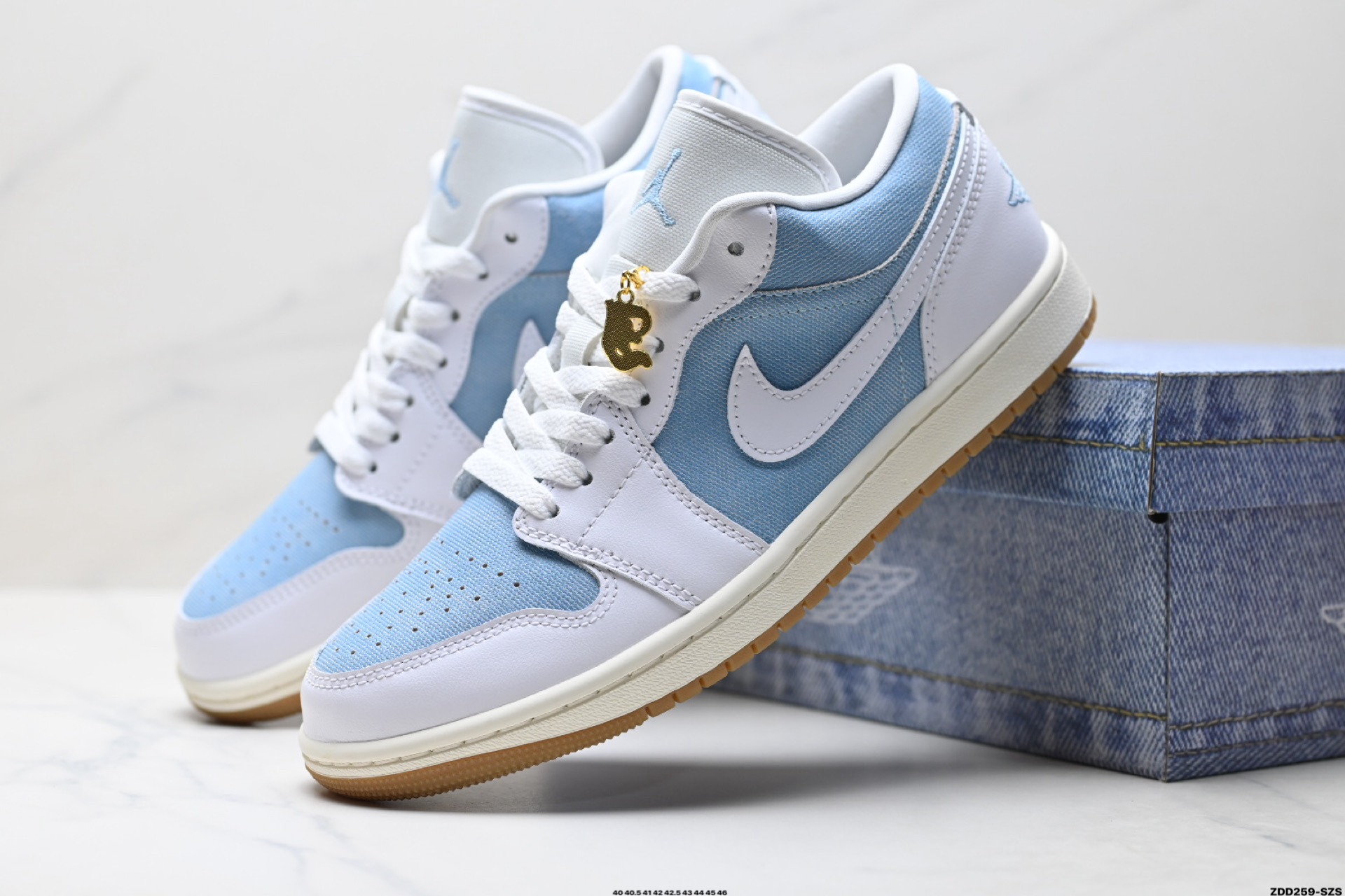 Nike Air Jordan 1 Low AJ1乔1低帮休闲板鞋 HQ2004-400