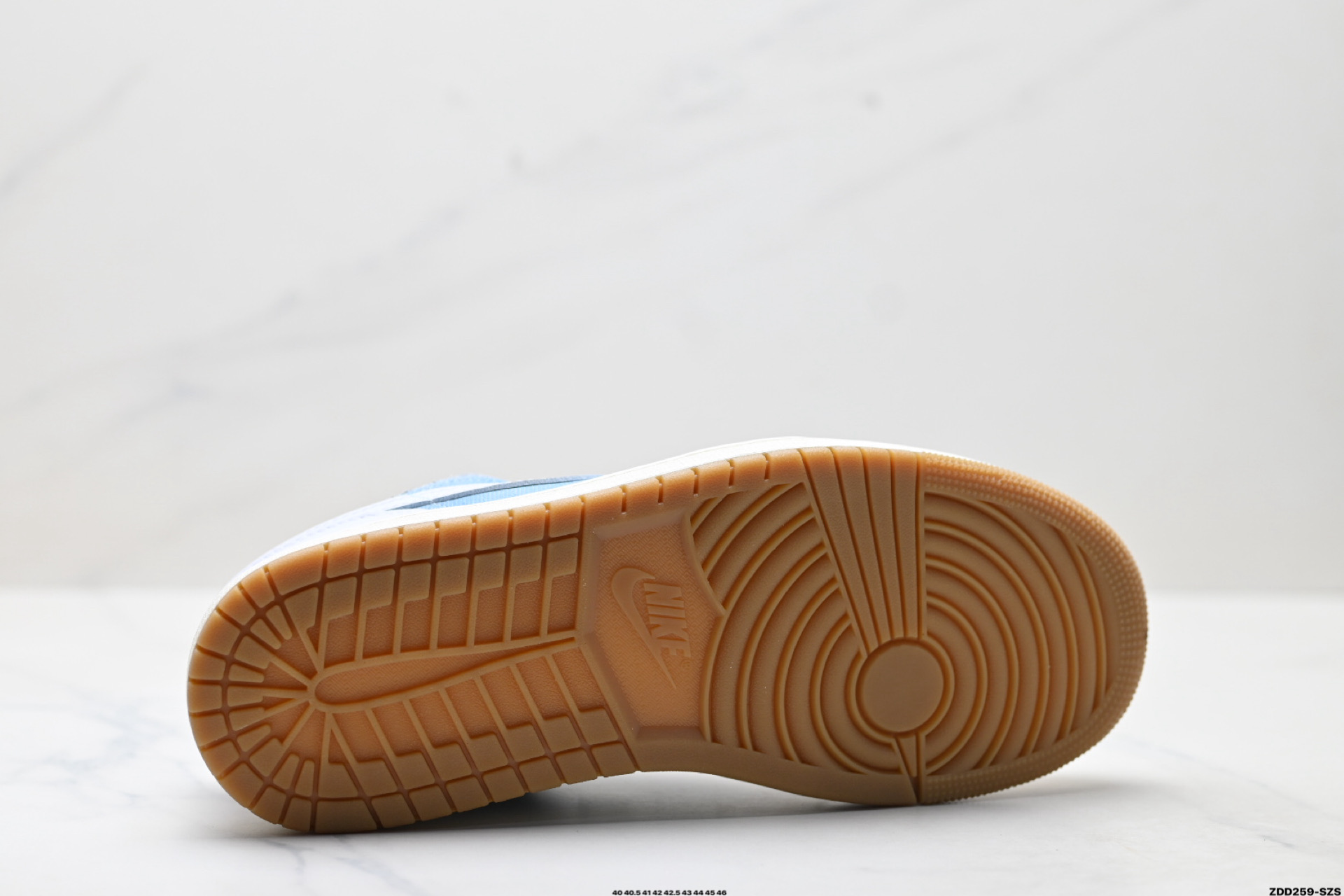 Nike Air Jordan 1 Low AJ1乔1低帮休闲板鞋 HQ2004-400