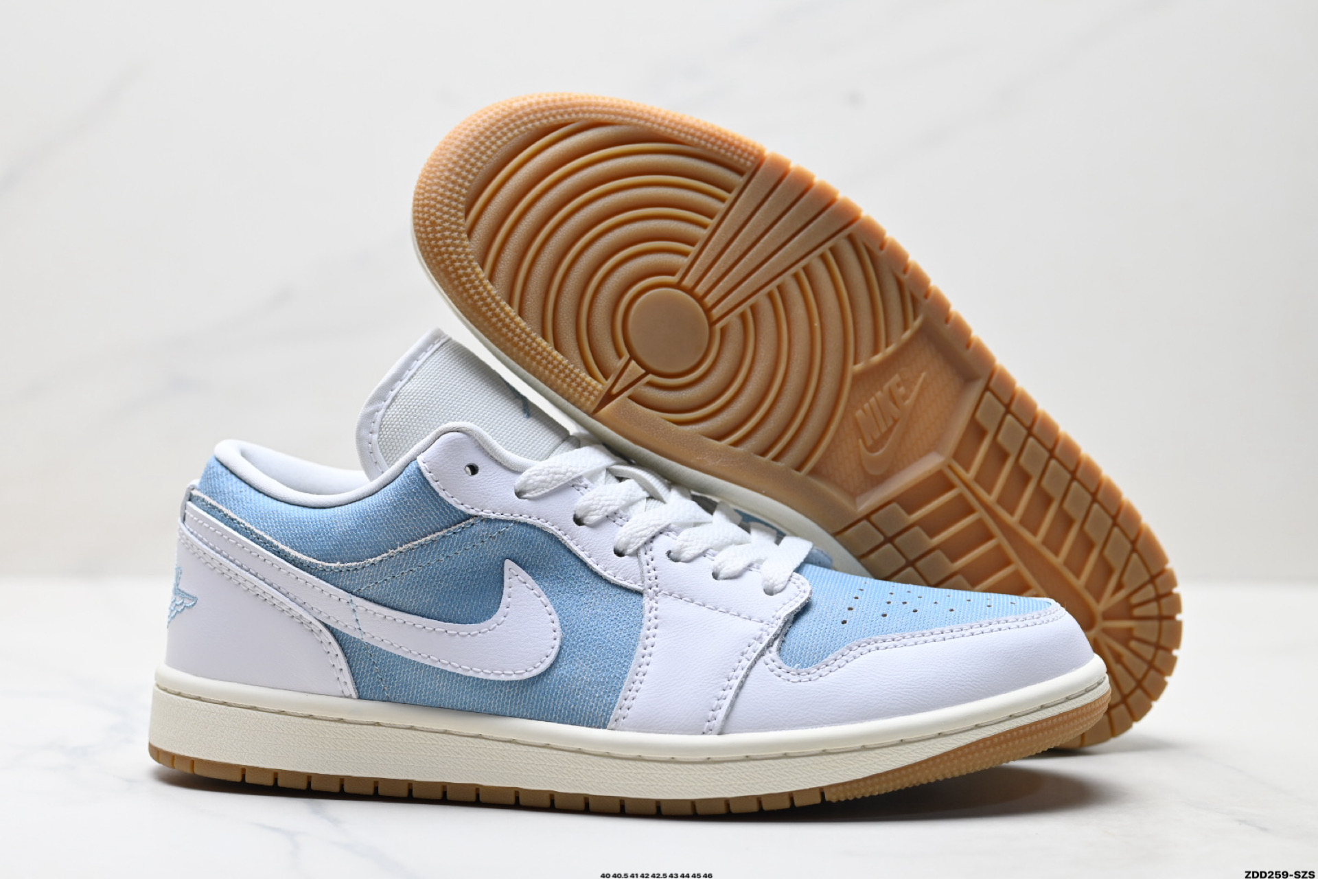 Nike Air Jordan 1 Low AJ1乔1低帮休闲板鞋 HQ2004-400