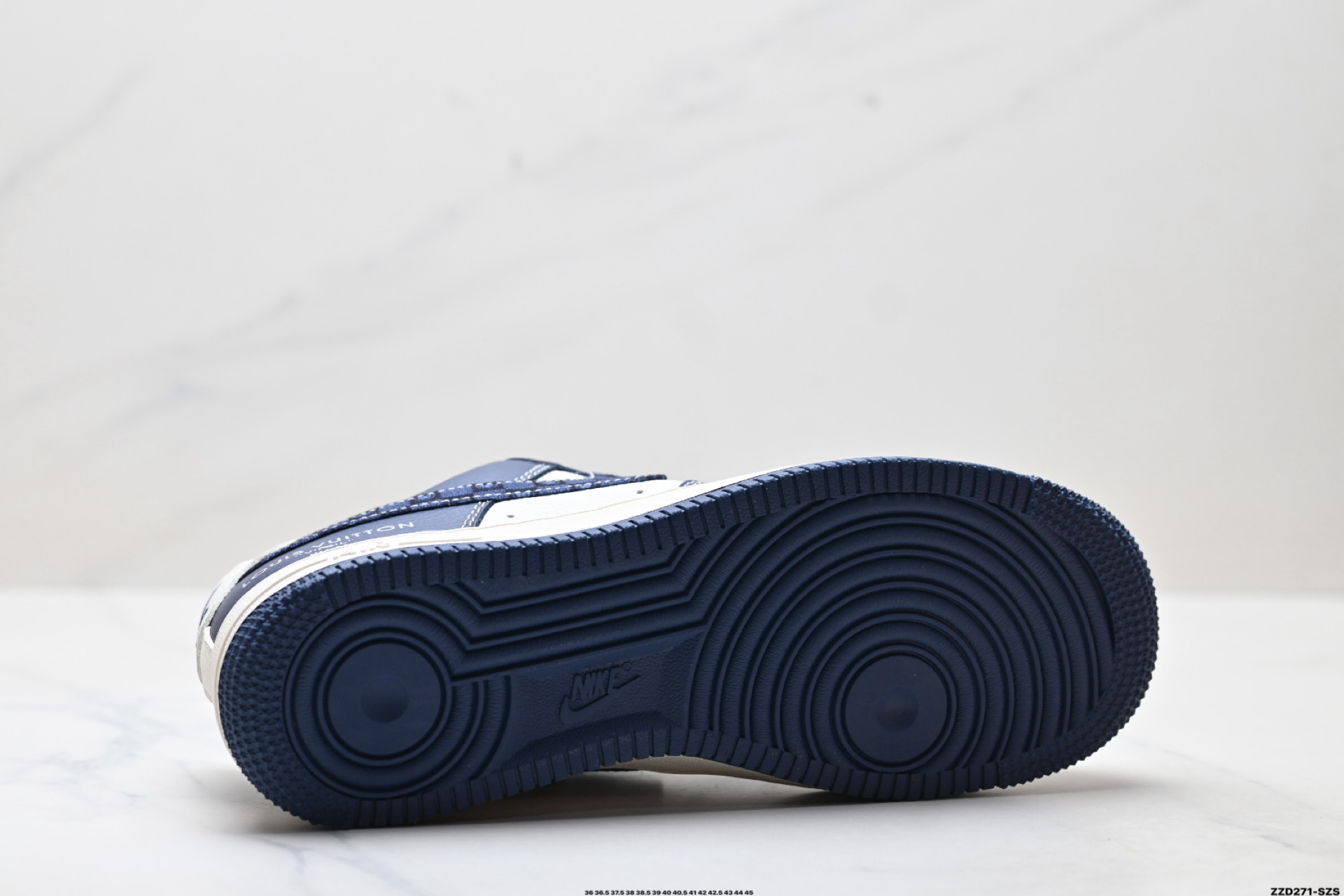 NIKE AIR FORCE 1‘07 LV8 JP8068-009