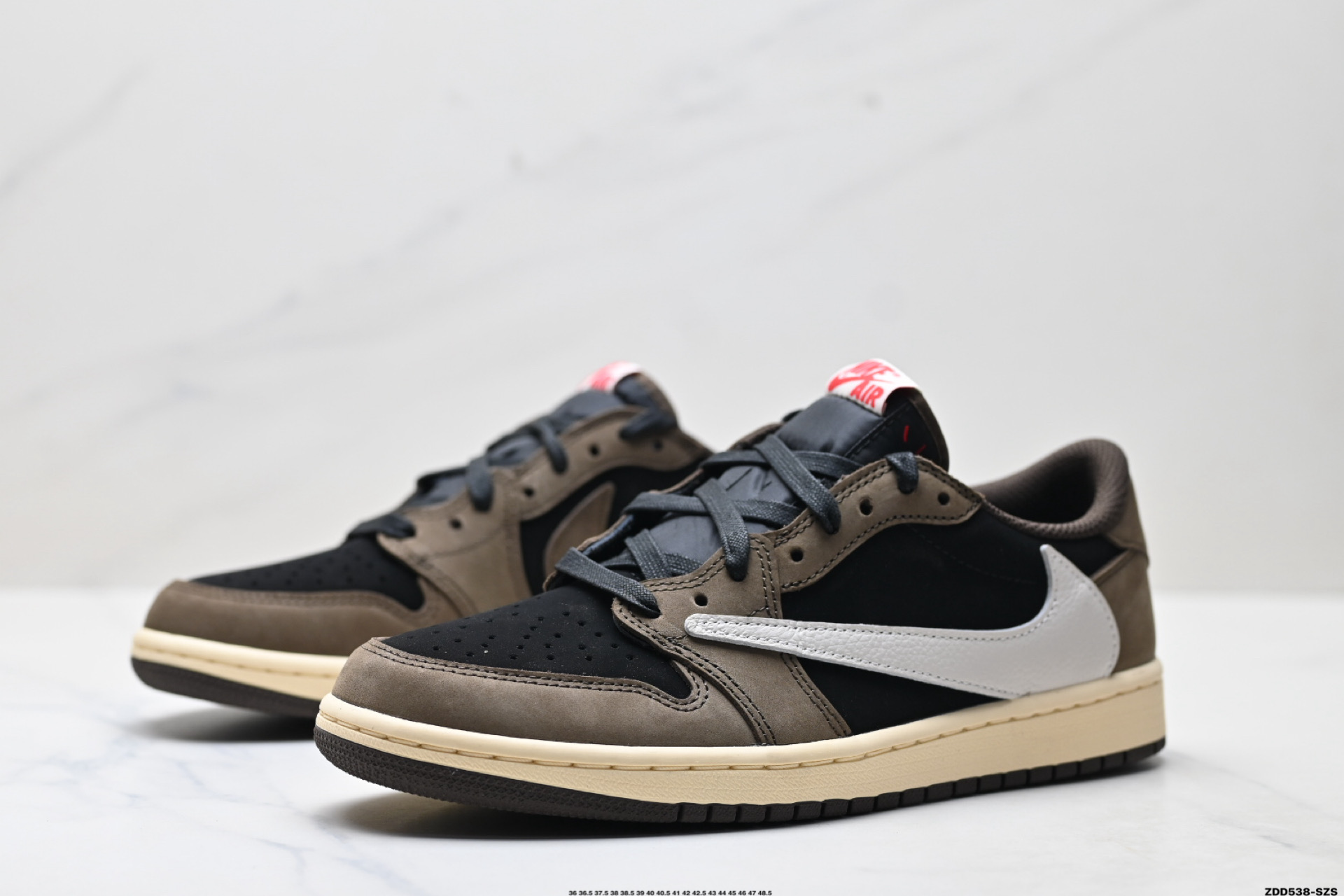 Nike Air Jordan 1 x Travis Scott: Estilo y Comodidad en Cada Paso 5 i1756310612607 5800 0 3