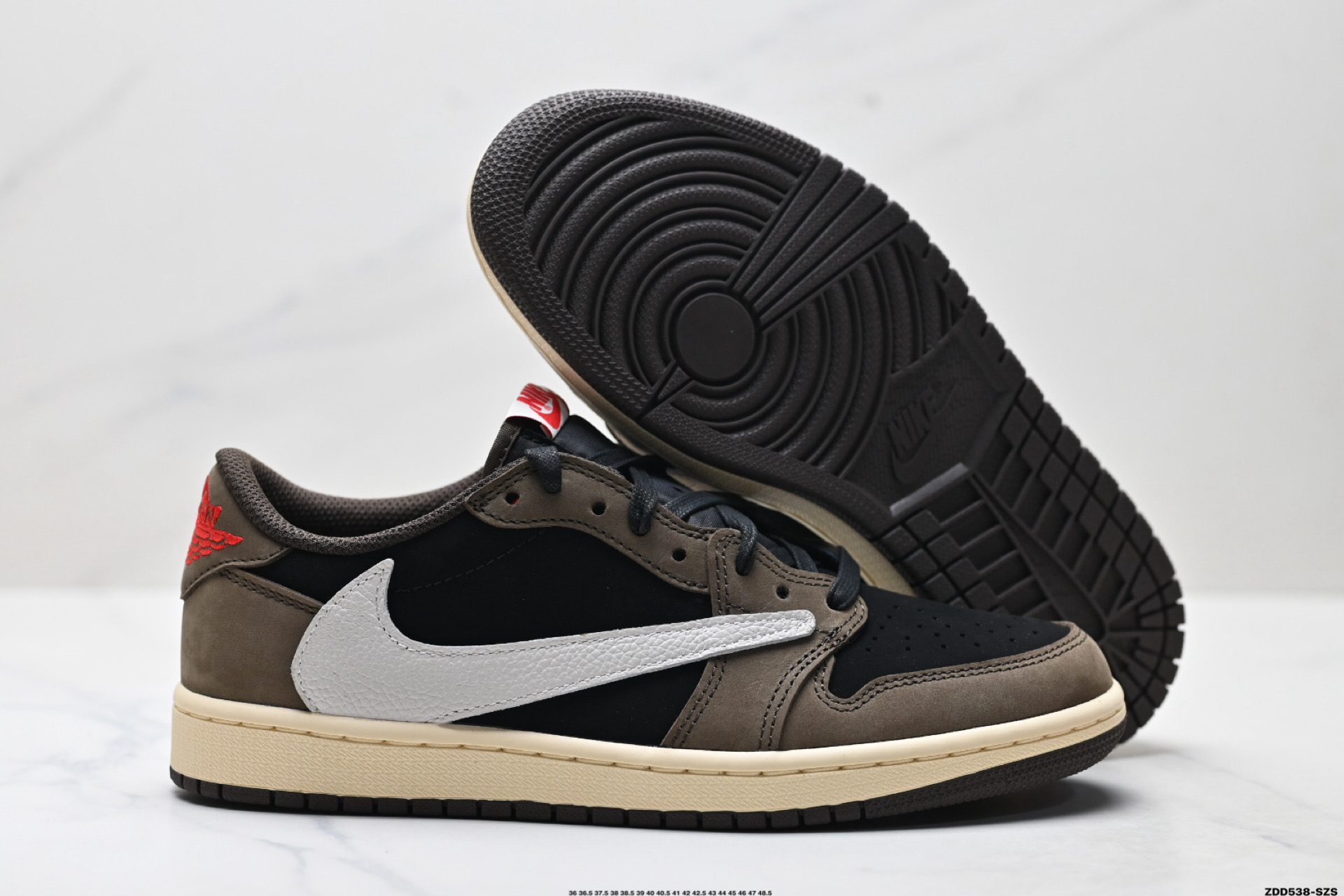 Nike Air Jordan 1 x Travis Scott: Estilo y Comodidad en Cada Paso 6 i1756310612608 8157 0 4