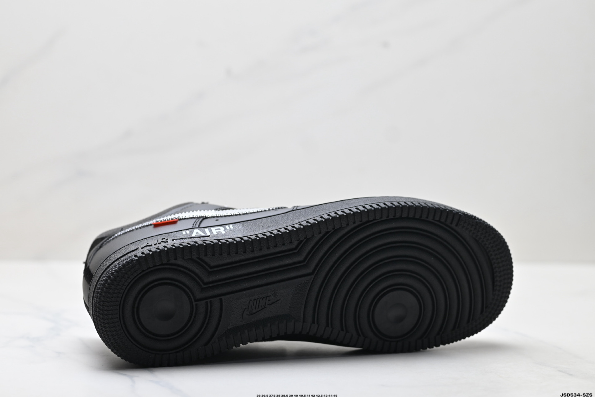 NIKE AIR FORCE 1‘07 AV5210-001