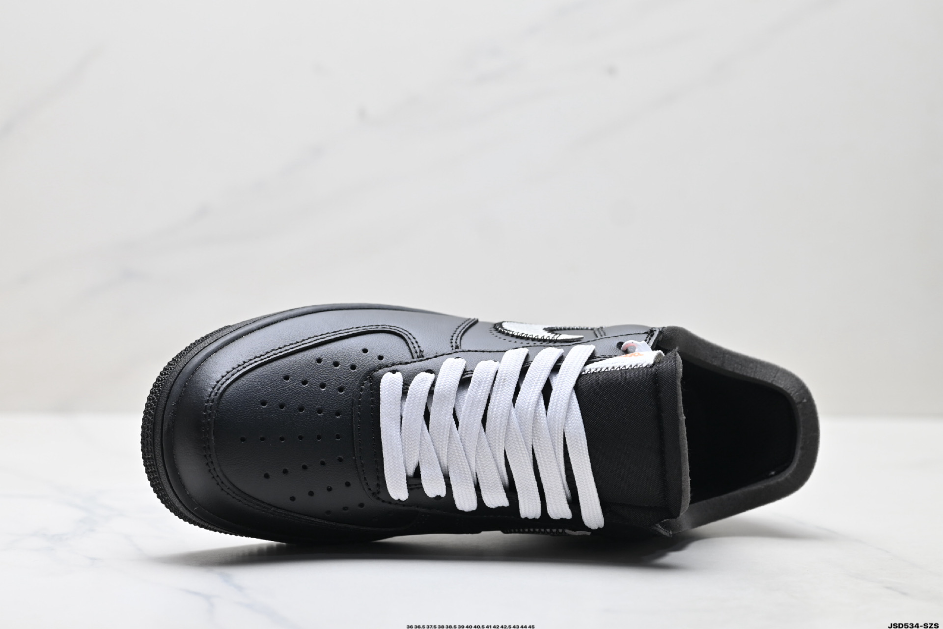 NIKE AIR FORCE 1‘07 AV5210-001