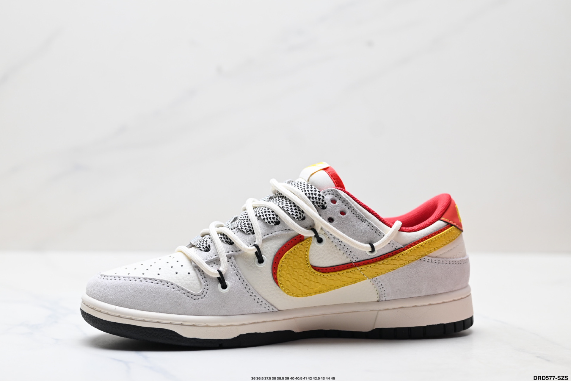 Nike Dunk Low Retro: Estilo Clásico con un Toque Personalizado 4 i1756310541096 256 0 2