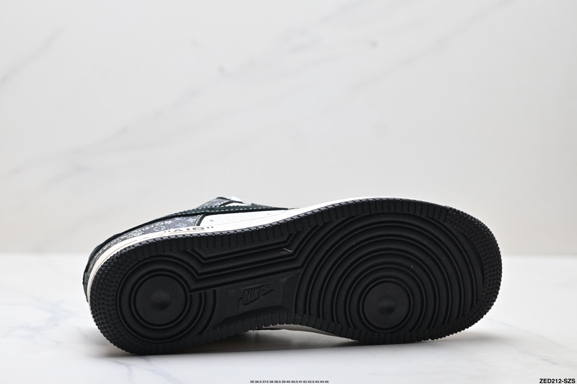 NIKE AIR FORCE 1‘07 LV8 CX5050-Y10