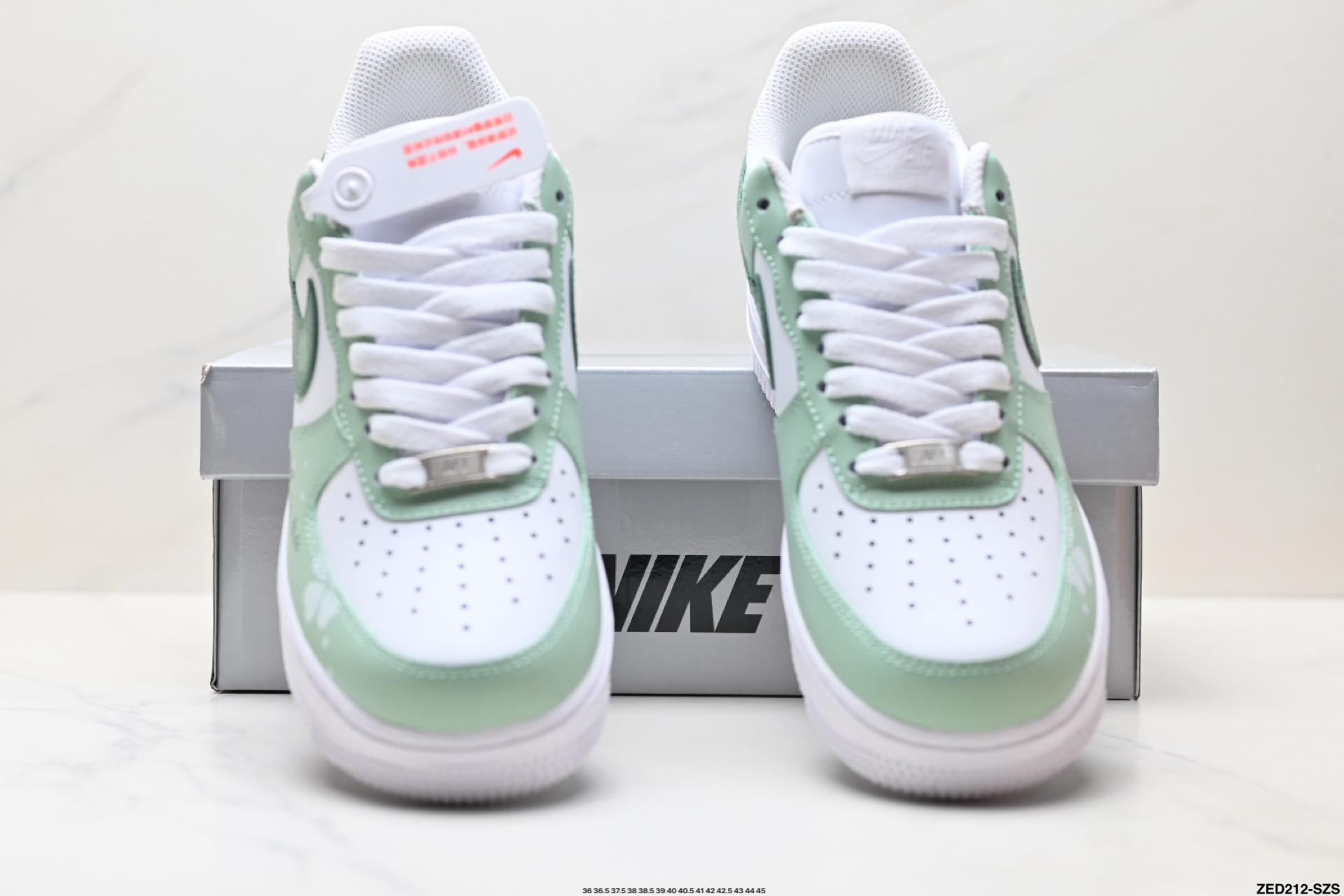 NIKE AIR FORCE 1‘07 LV8 ZH0316-098