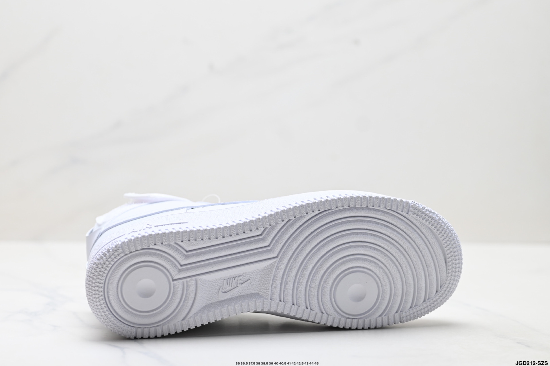 NIKE AIR FORCE 1‘07 HIGH DD9624-100