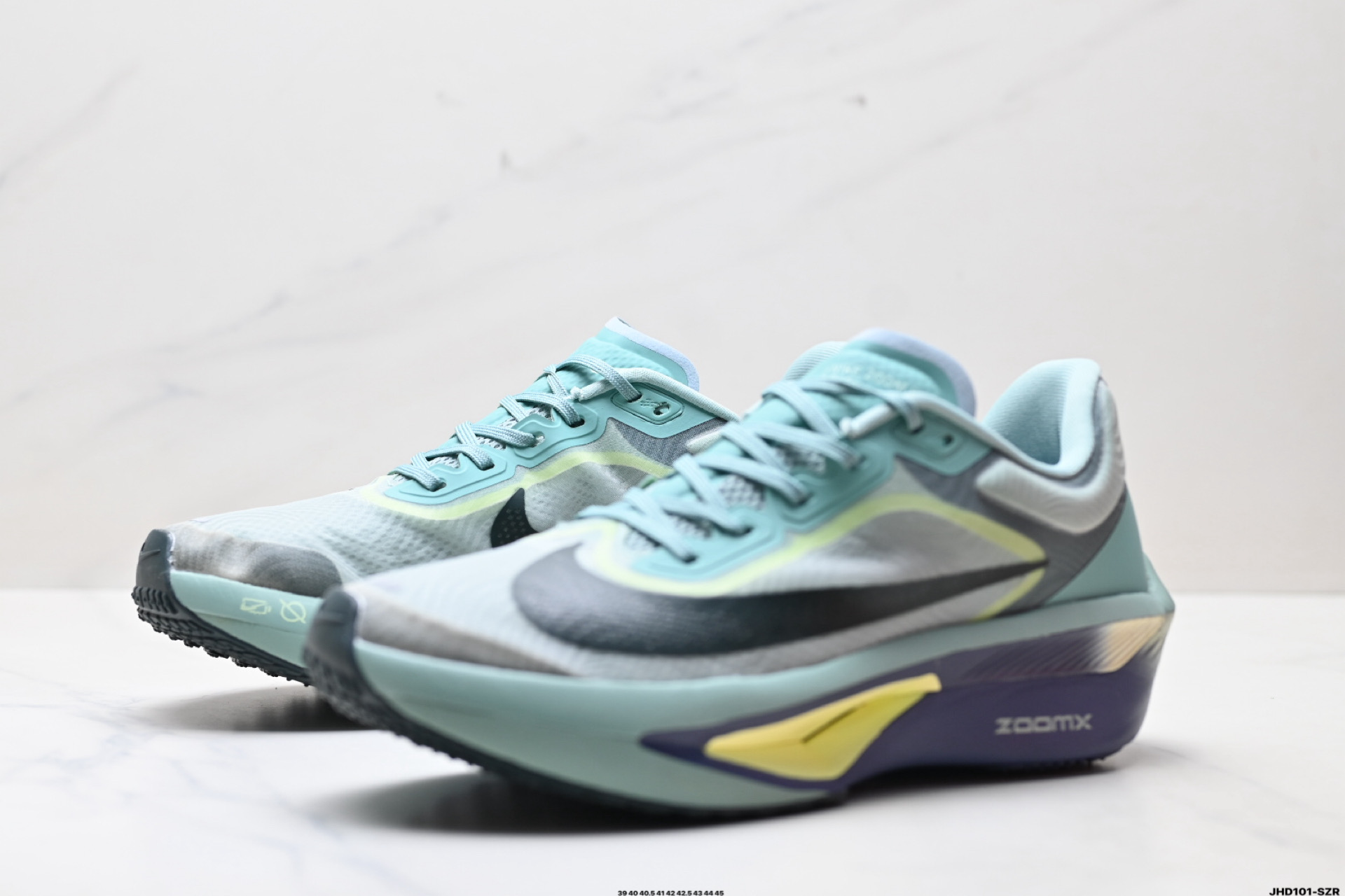 Nike ZoomX Invincible Run Flyknit: Zapatillas Ligeras para Correr 5 i1756396064536 9715 0 3