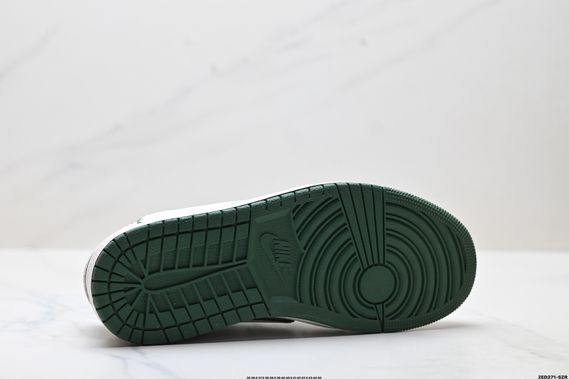 Nike Air Jordan 1 x Travis Scott AJ1倒勾 乔一倒钩 ‘DIY’定制 耐克 低帮文化篮球鞋 JW1188-149