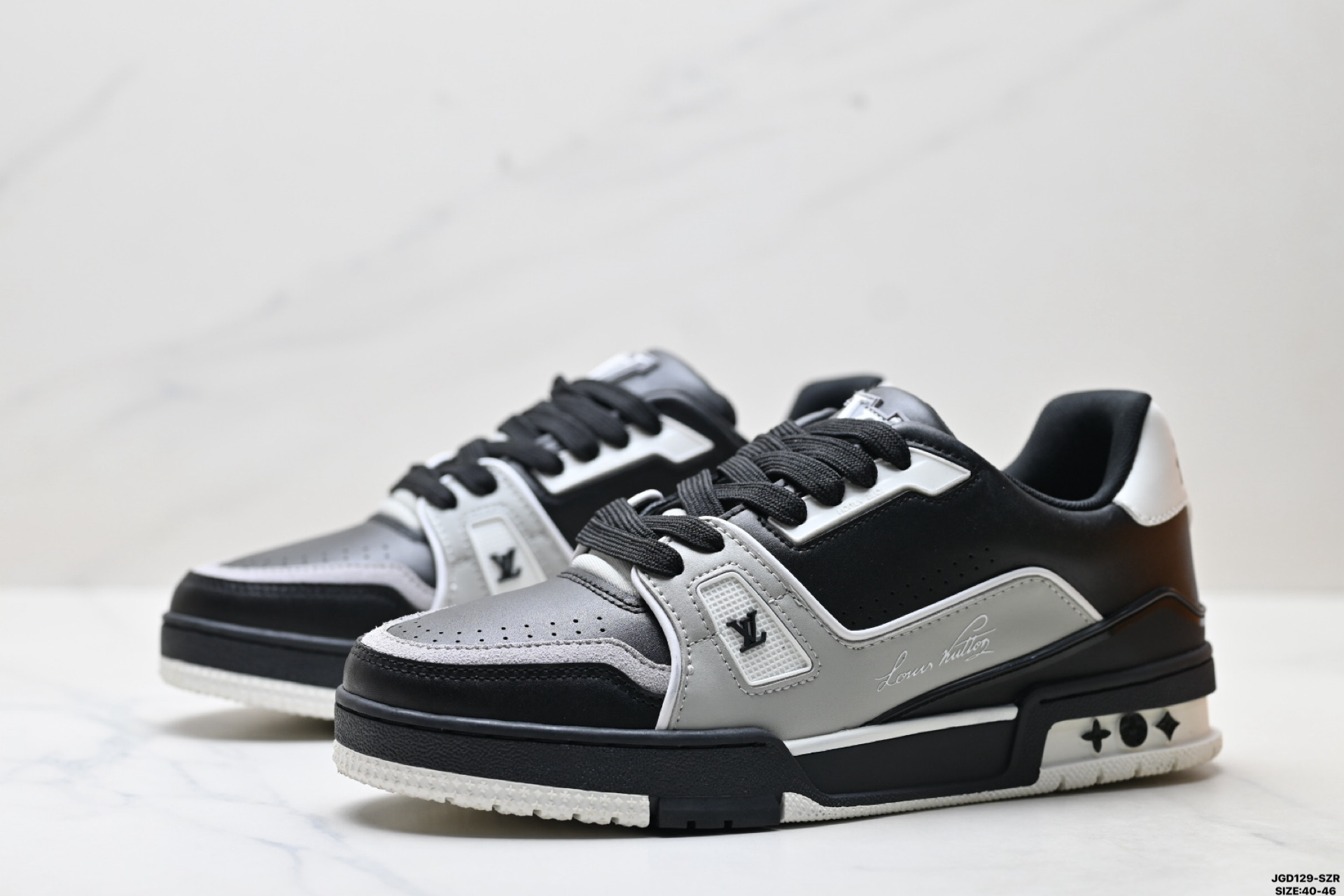 Louis Vuitton Trainer Sneaker Low: Elegancia y Comodidad en Cada Paso 5 i1756397309567 5815 0 3