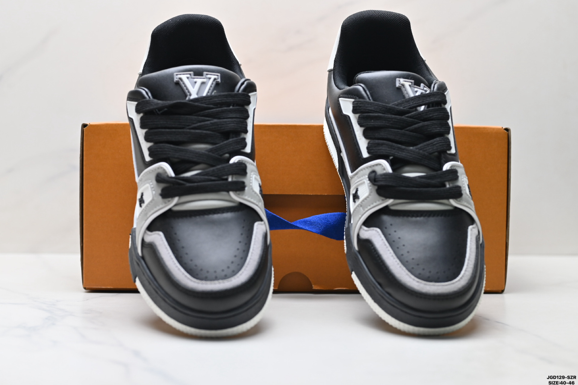Louis Vuitton Trainer Sneaker Low: Elegancia y Comodidad en Cada Paso 8 i1756397309781 480 0 6