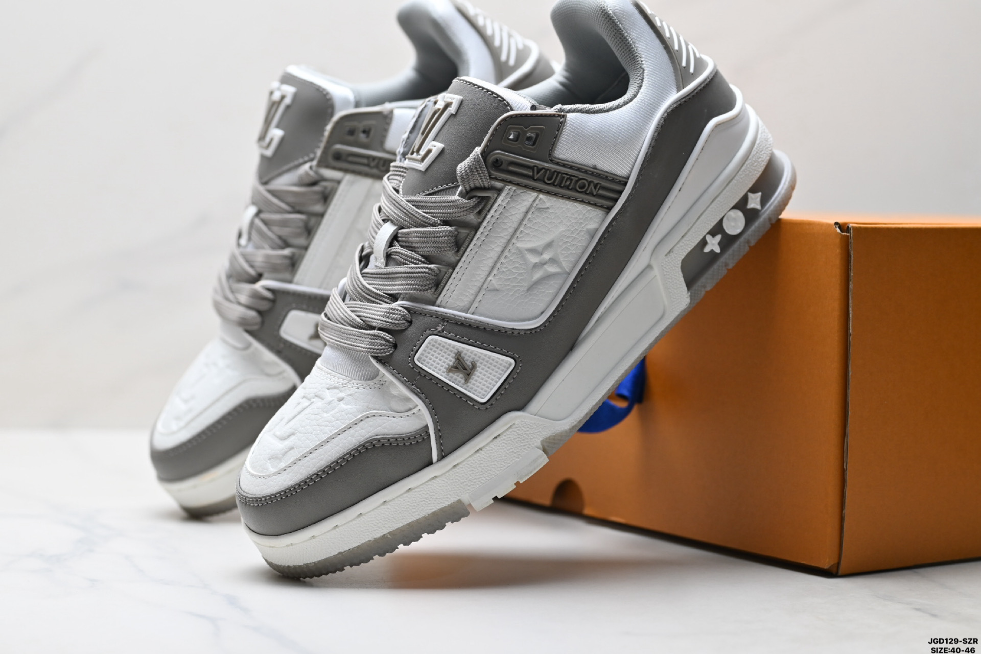 Louis Vuitton Trainer Sneaker Low: Estilo y Comodidad en Cada Paso 8 i1756397322950 3673 0 7