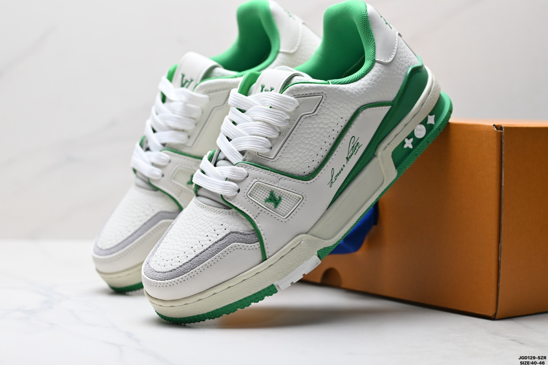 Louis Vuitton Trainer Sneaker Low: Estilo y Comodidad en Cada Paso 4 i1756397360236 2157 0 2