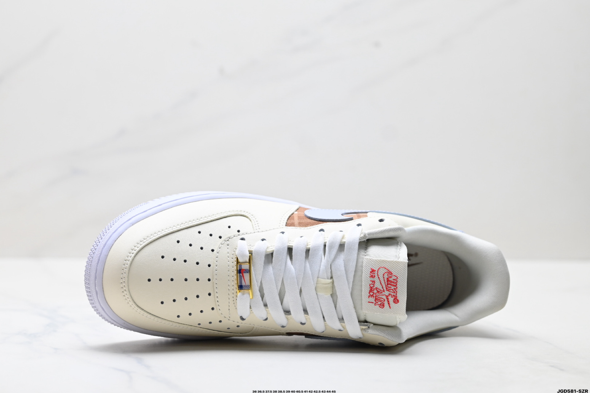 Nike Air Force 1 '07 LX: Estilo Clásico con Toques Modernos y Cómodos 3 i1756397420351 74 0 1