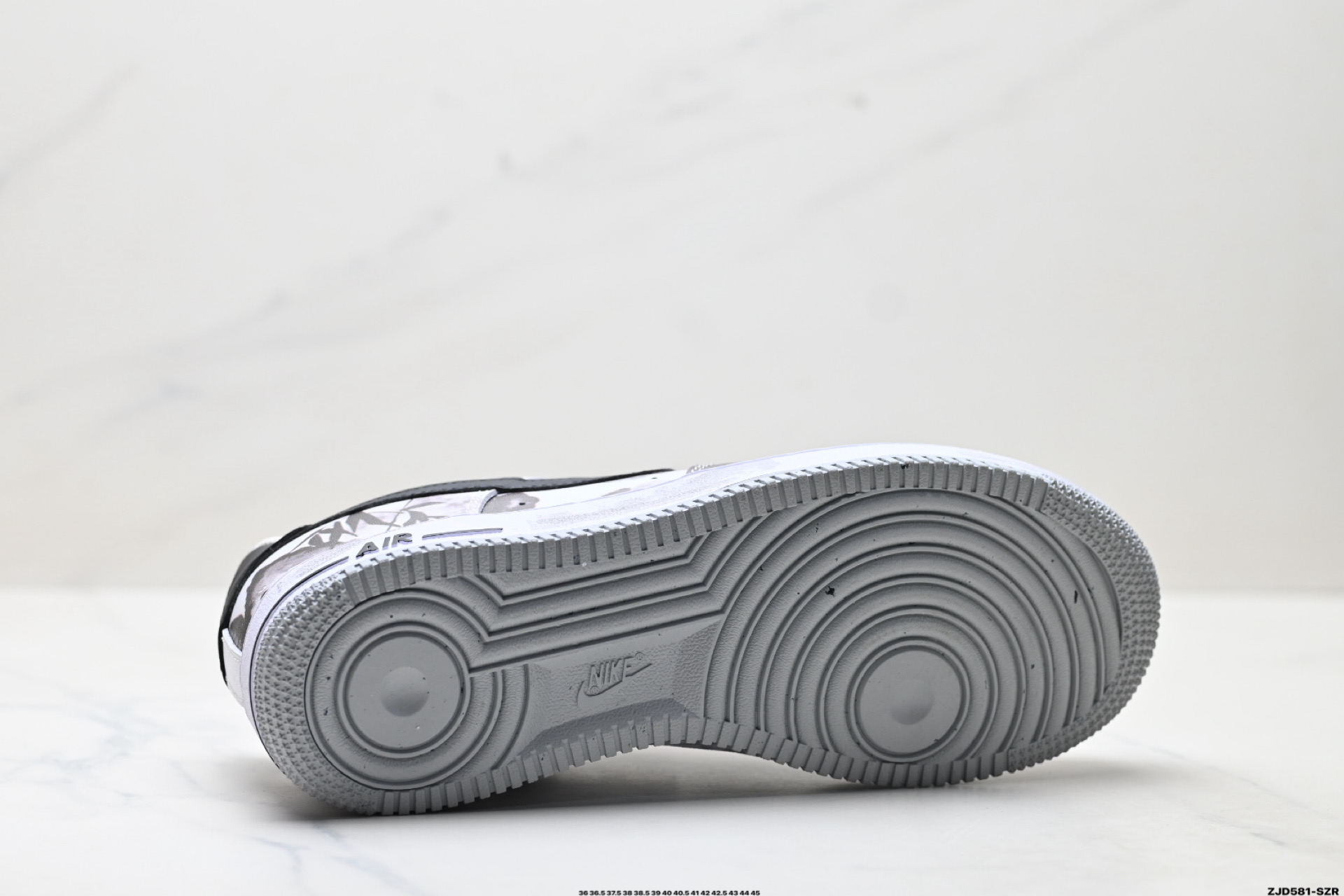 NIKE AIR FORCE 1‘07 FJ4146-100