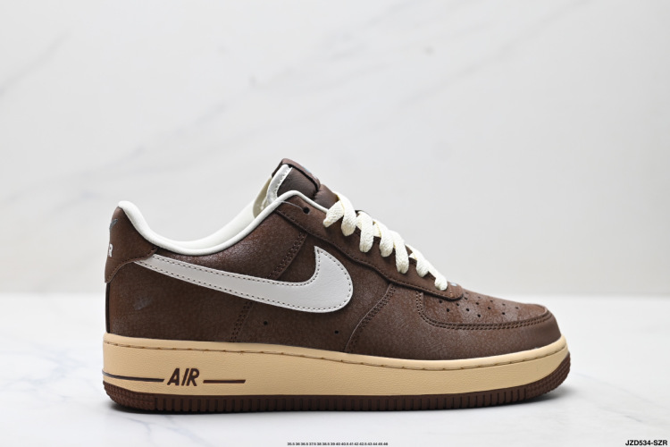 Nike Air Force 1'07: Estilo Clásico y Comodidad Urbana en Color Marrón 15 Nike Air Force 1’07: Estilo Clásico y Comodidad Urbana en Color Marrón
