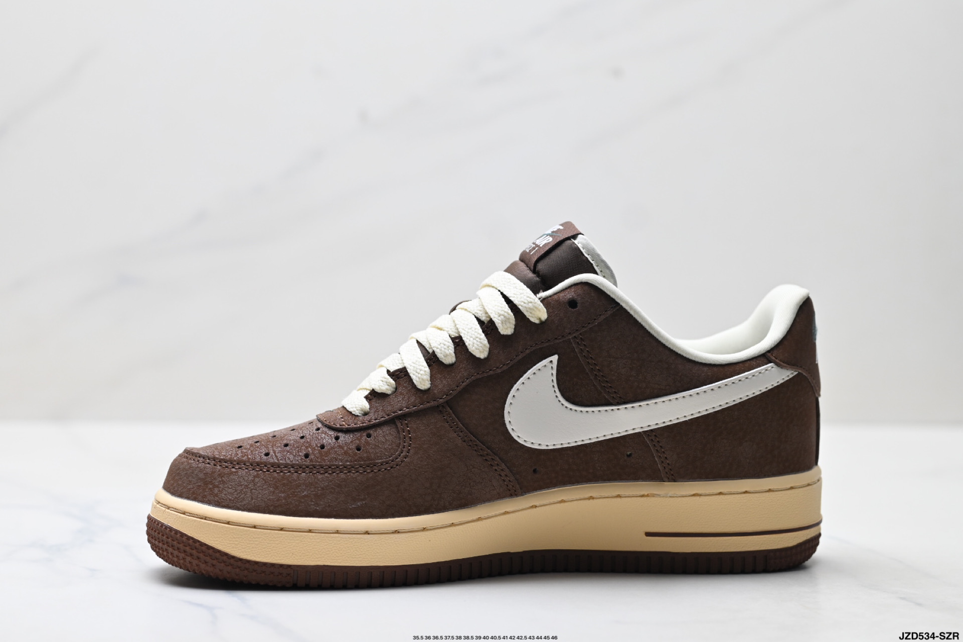 Nike Air Force 1'07: Estilo Clásico y Comodidad Urbana en Color Marrón 4 i1756398001062 5889 0 2