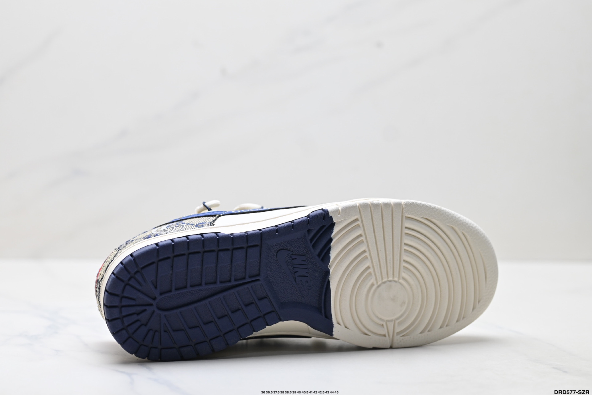 Nike Dunk Low Retro 'DIY' Edición Especial con Detalles de Lujo 10 i1756398427638 8393 0 8