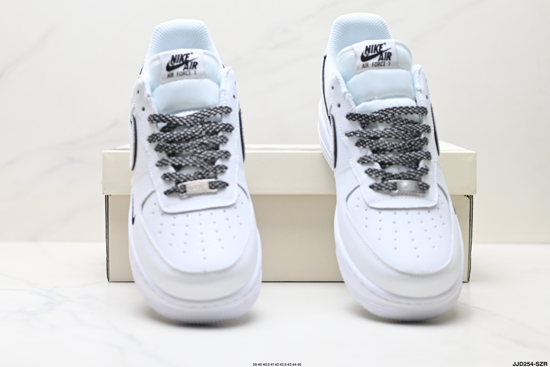 Nike Air Force 1 '07: Comodidad y Estilo Clásico en Color Blanco 8 i1756398881825 3410 0 6