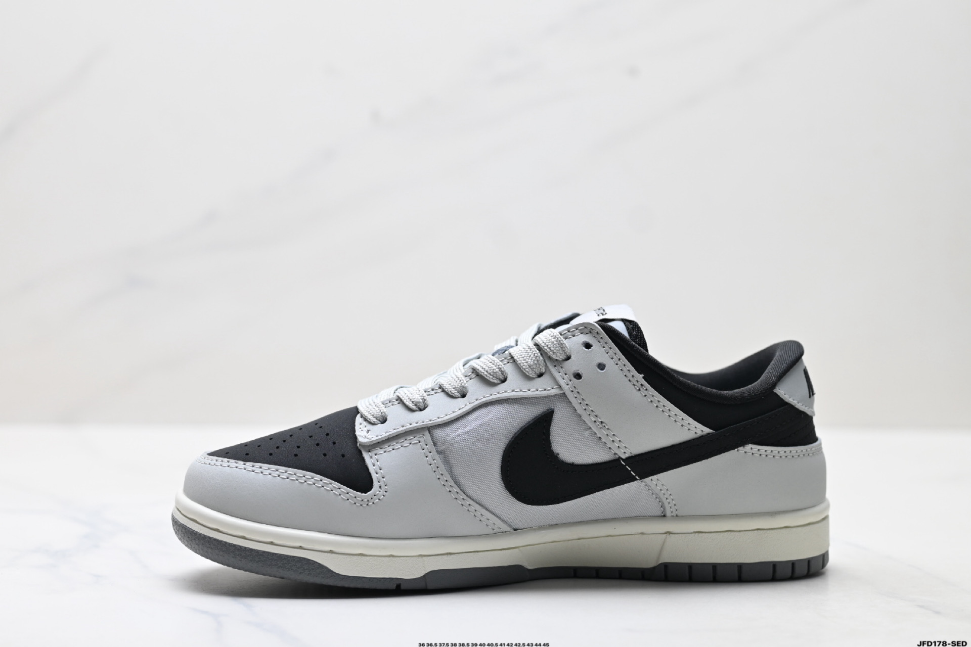 Nike Dunk Low Retro: Estilo Urbano y Comodidad Premium para tu Día a Día 4 i1756481961531 1867 0 2
