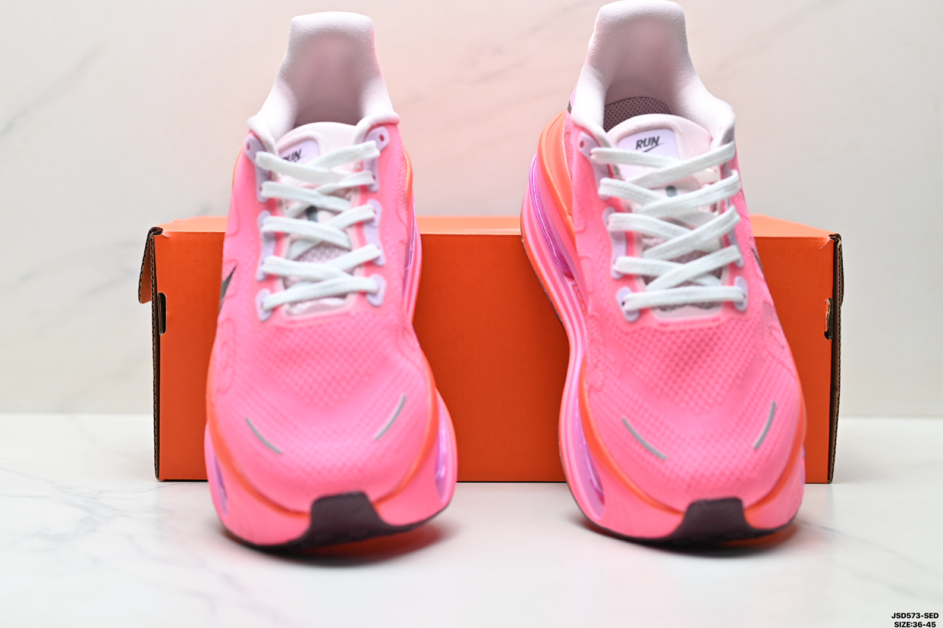 Nike VOMERO PREMIUM 耐克 舒适减震防滑 低帮跑步鞋 全掌ReactX泡绵中底 FN8453-016