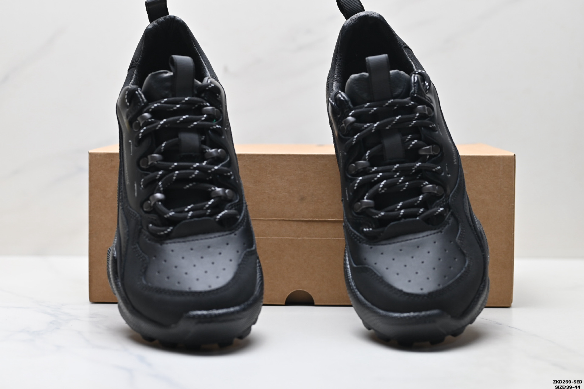 Ecco爱步 BIOM C-TRAIL系列 牛皮 圆头厚底系带 低帮 徒步鞋 803614-510