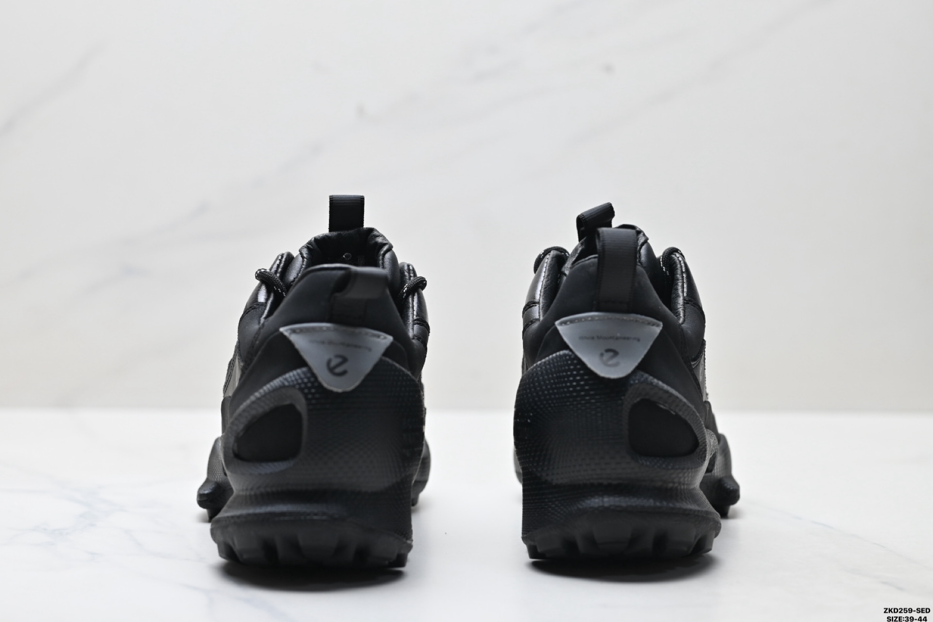 Ecco爱步 BIOM C-TRAIL系列 牛皮 圆头厚底系带 低帮 徒步鞋 803614-510