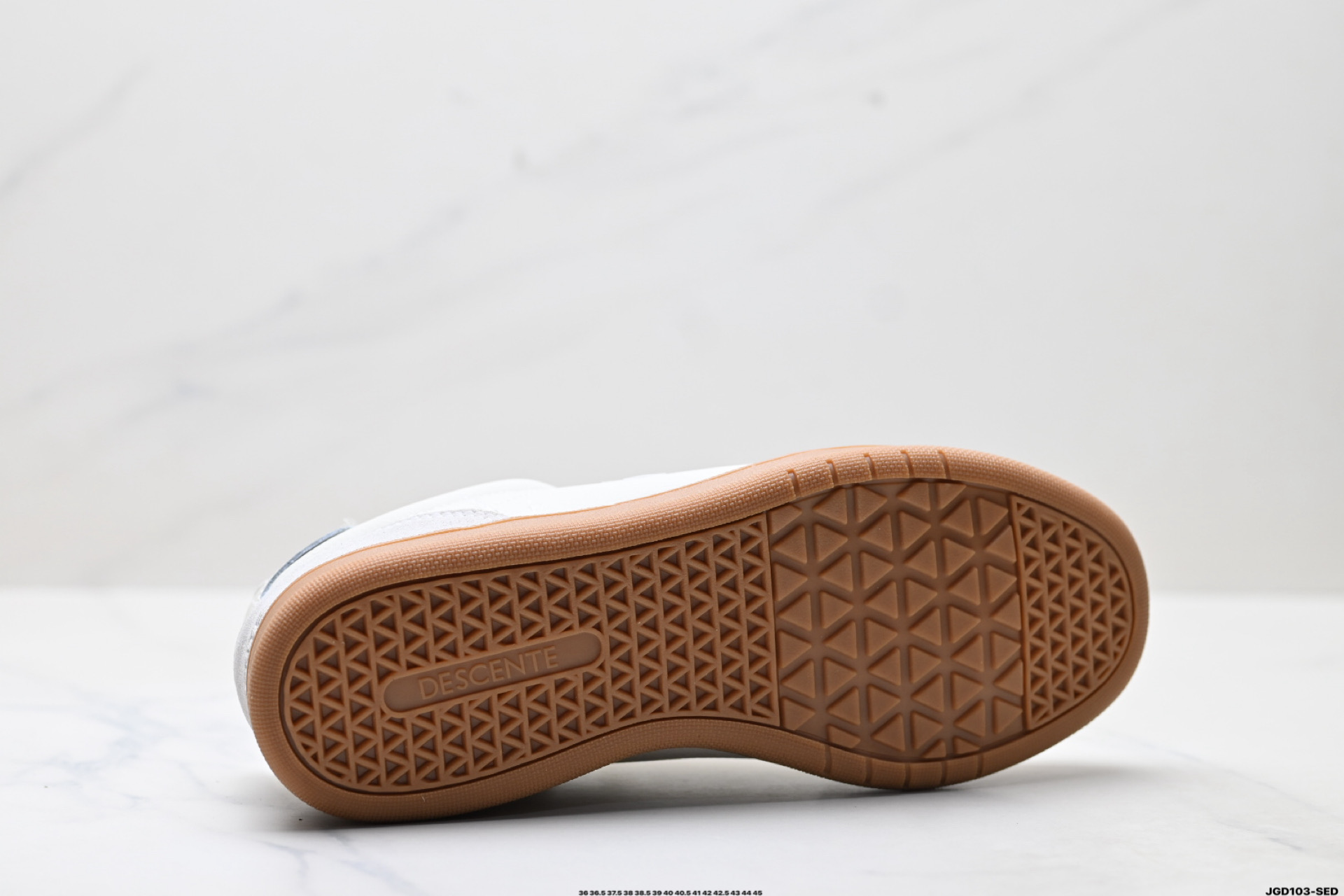 迪桑特DESCENTE CHRON COURT SB 复古轻质 耐磨低帮 生活休闲鞋 D5291LSN53