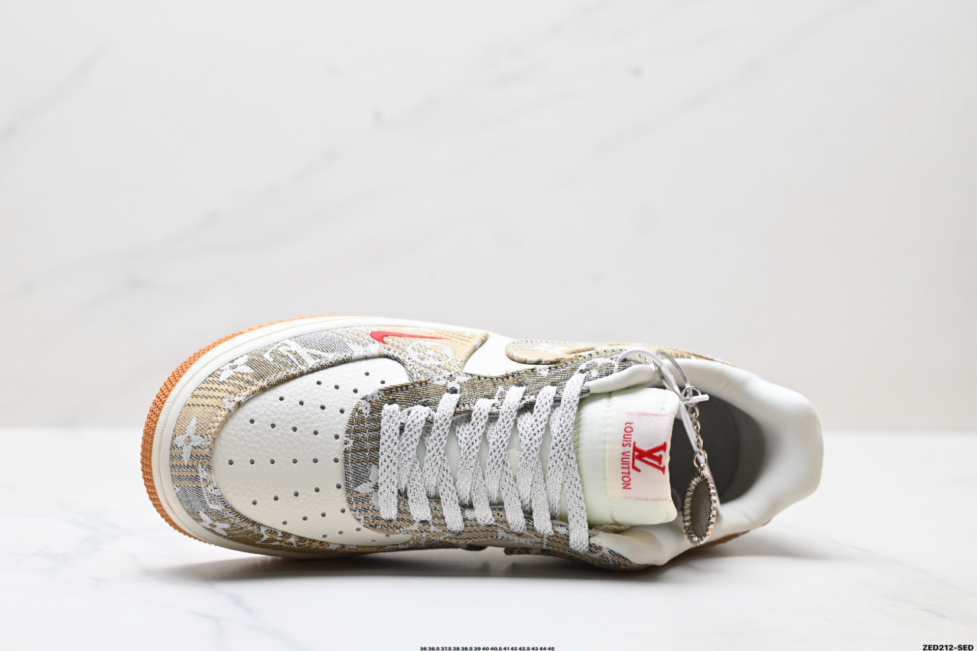 NIKE AIR FORCE 1‘07 LV8 DF0188-076