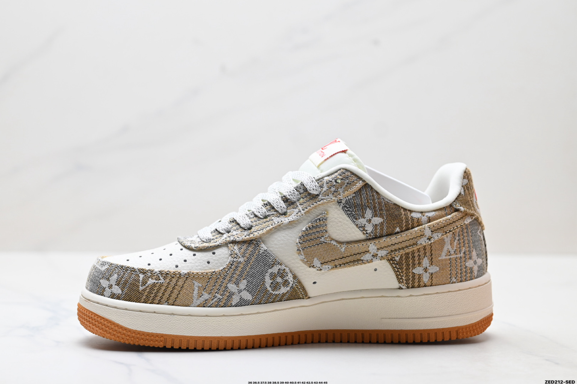 NIKE AIR FORCE 1‘07 LV8 DF0188-076
