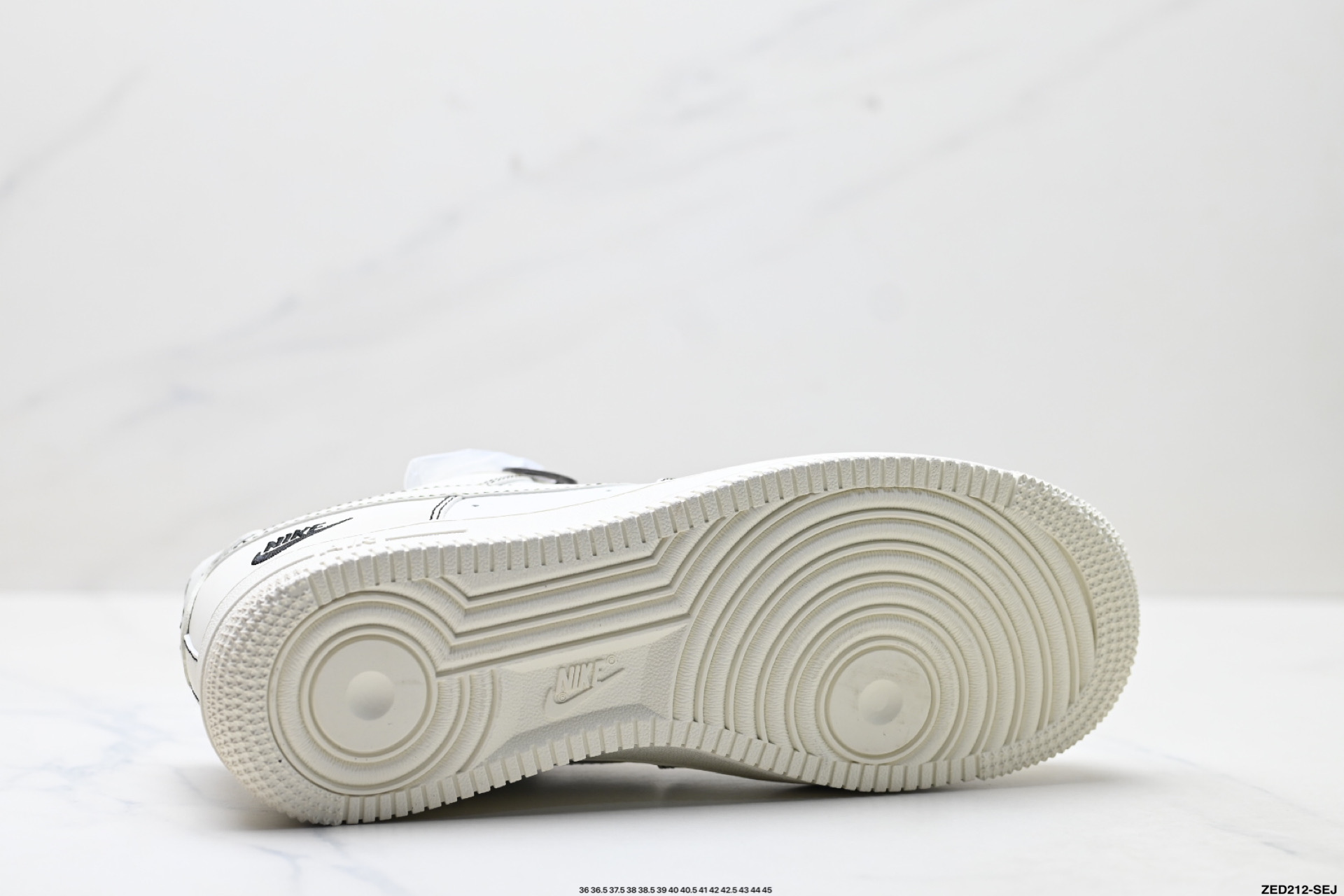 Nike Air Force 1 '07 WB: Comodidad y estilo icónico en cada paso 10 i1756570941085 1055 0 8